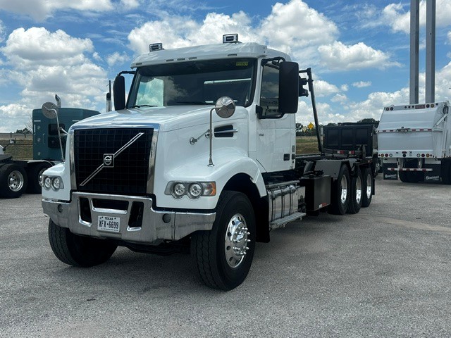 2020 Volvo VHD 300 in San Antonio, TX