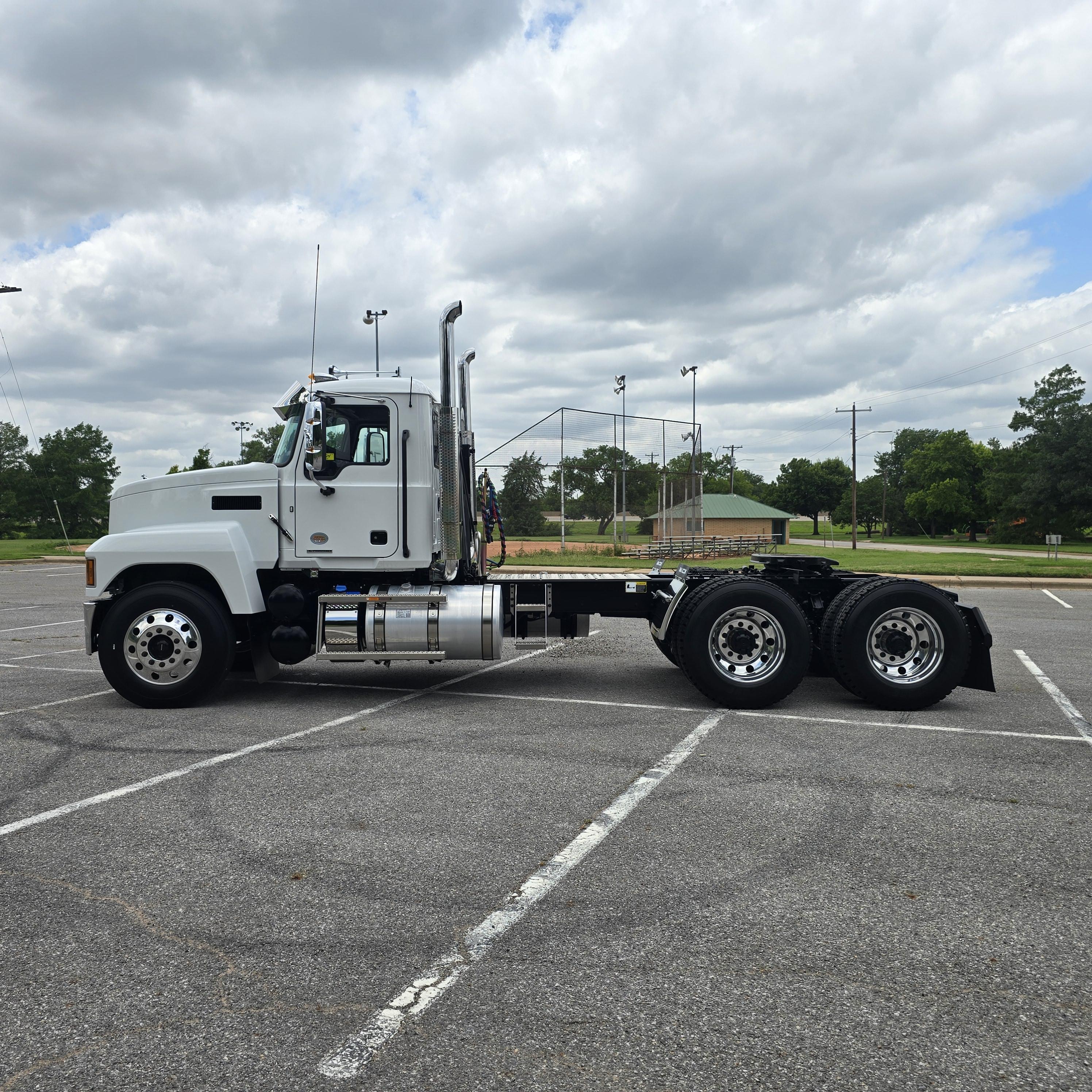 2027 Mack Pinnacle in Wichita Falls, TX — photo 8