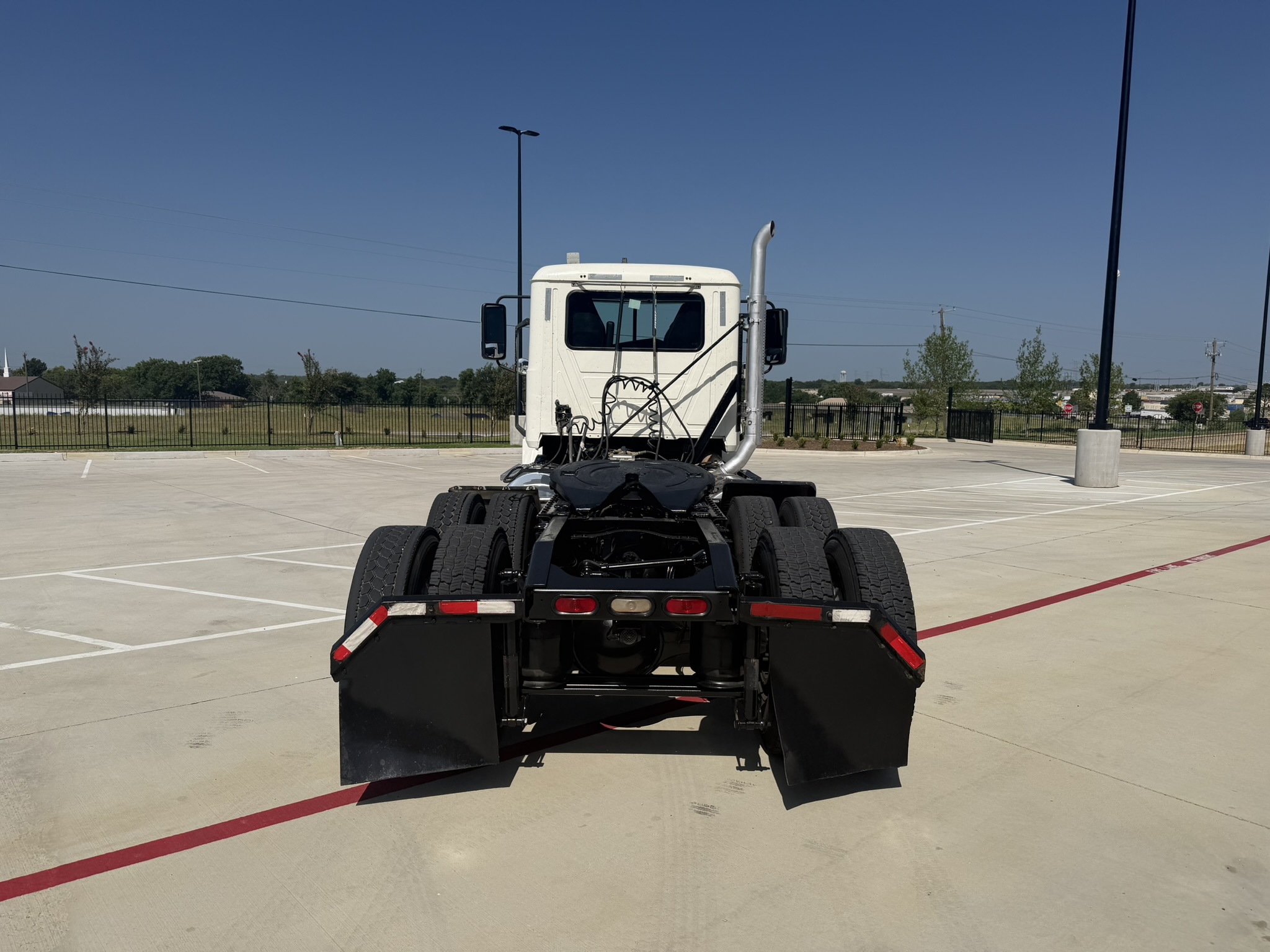 2020 Mack Pinnacle in Alvarado, TX — photo 6