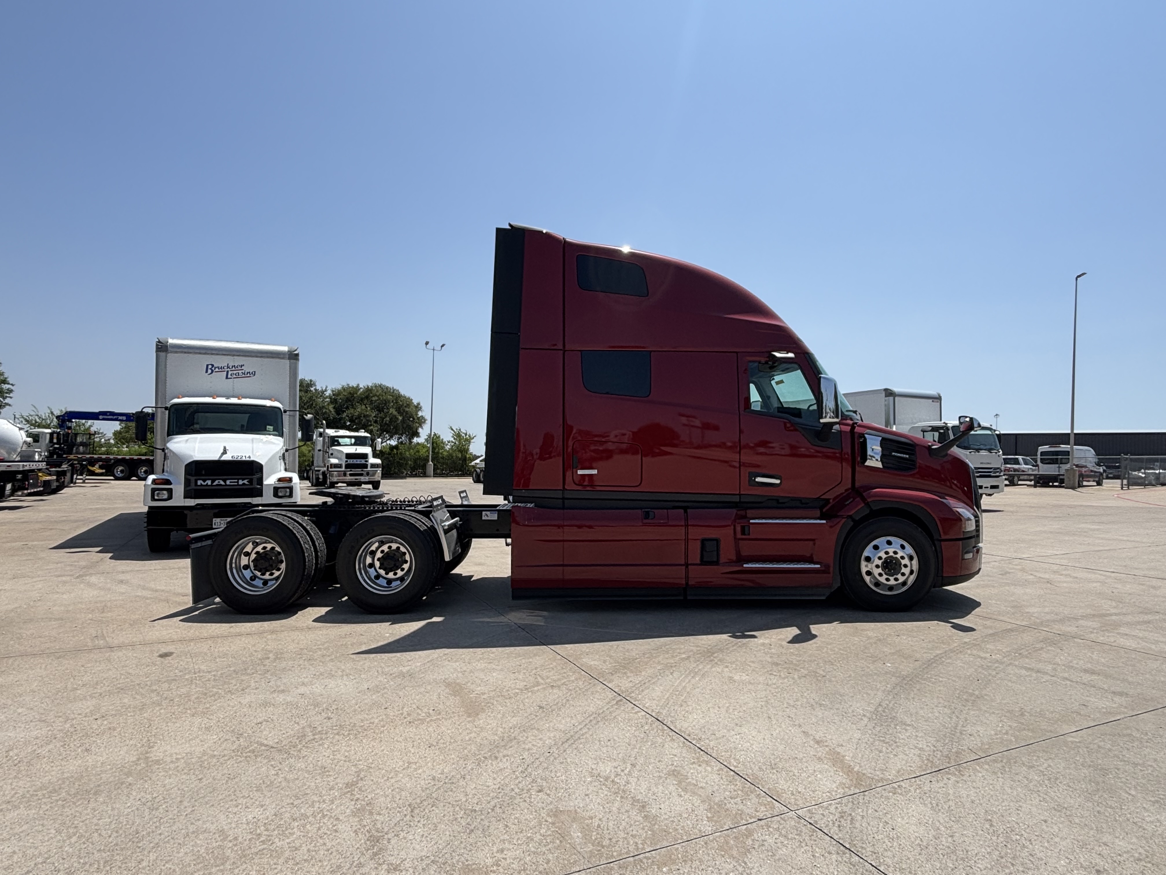 2027 Mack Pinnacle in Dallas Irving Blvd, TX — photo 4