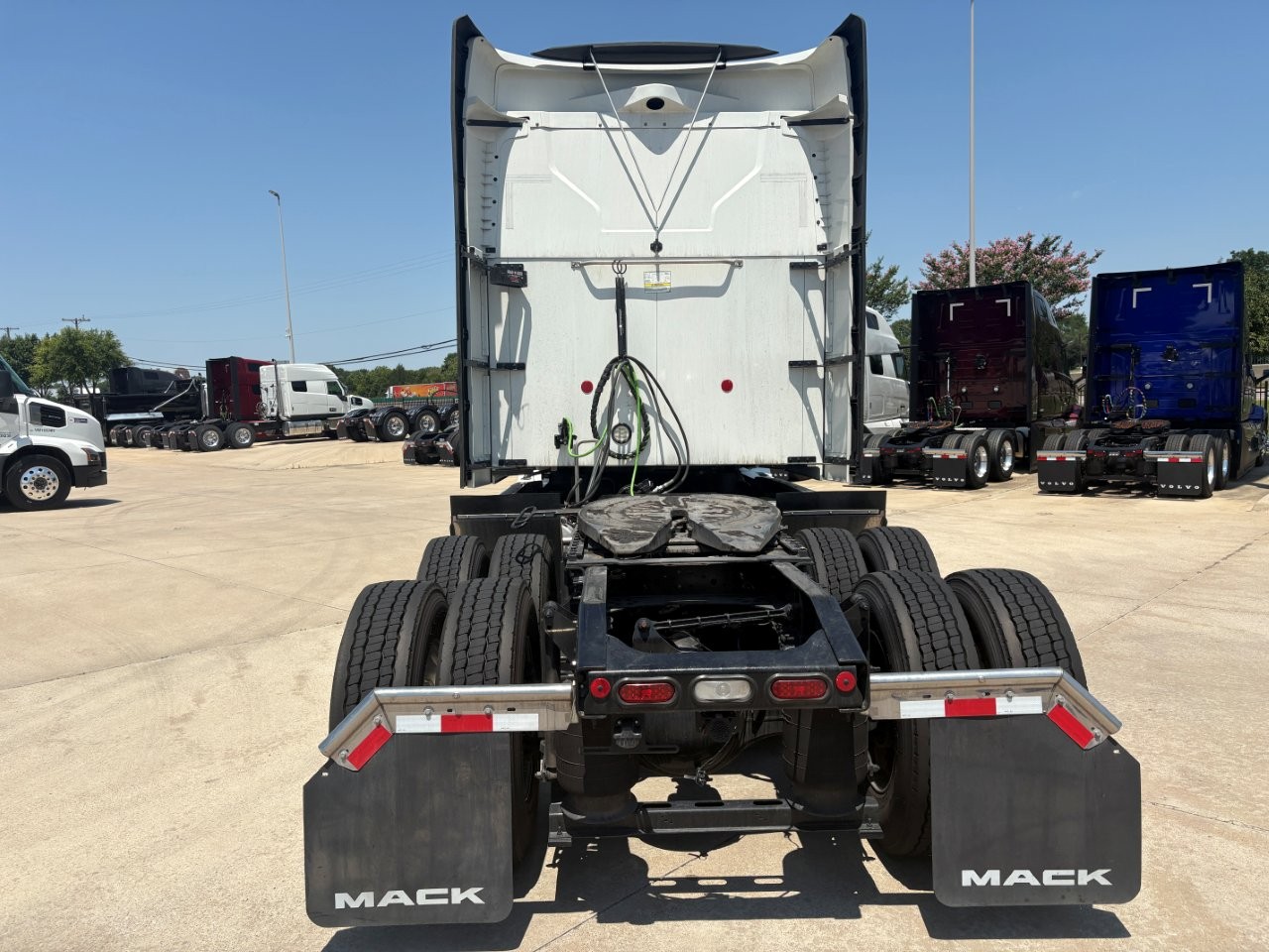 2023 Mack Anthem in Fort Worth, TX — photo 6
