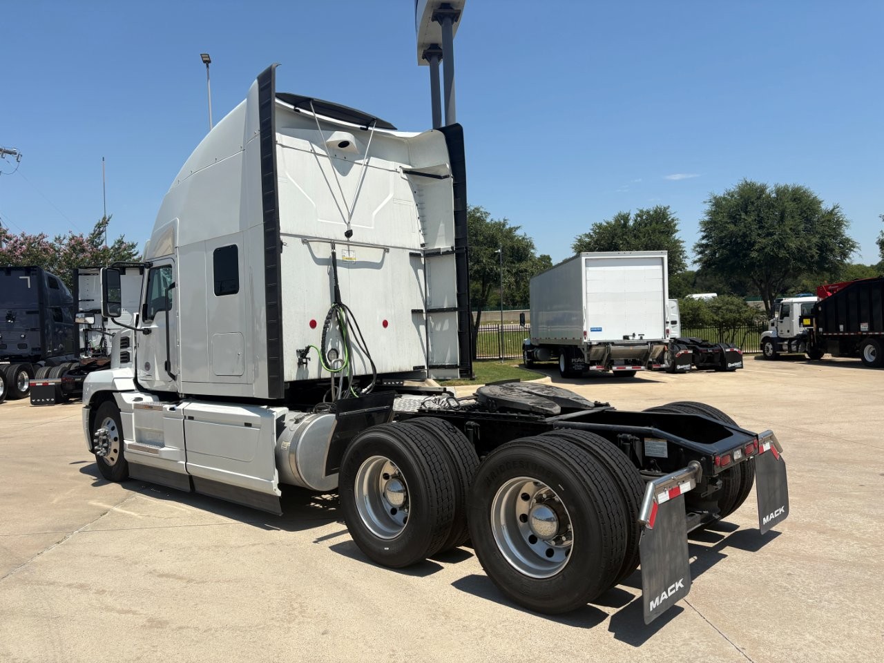 2023 Mack Anthem in Fort Worth, TX — photo 7