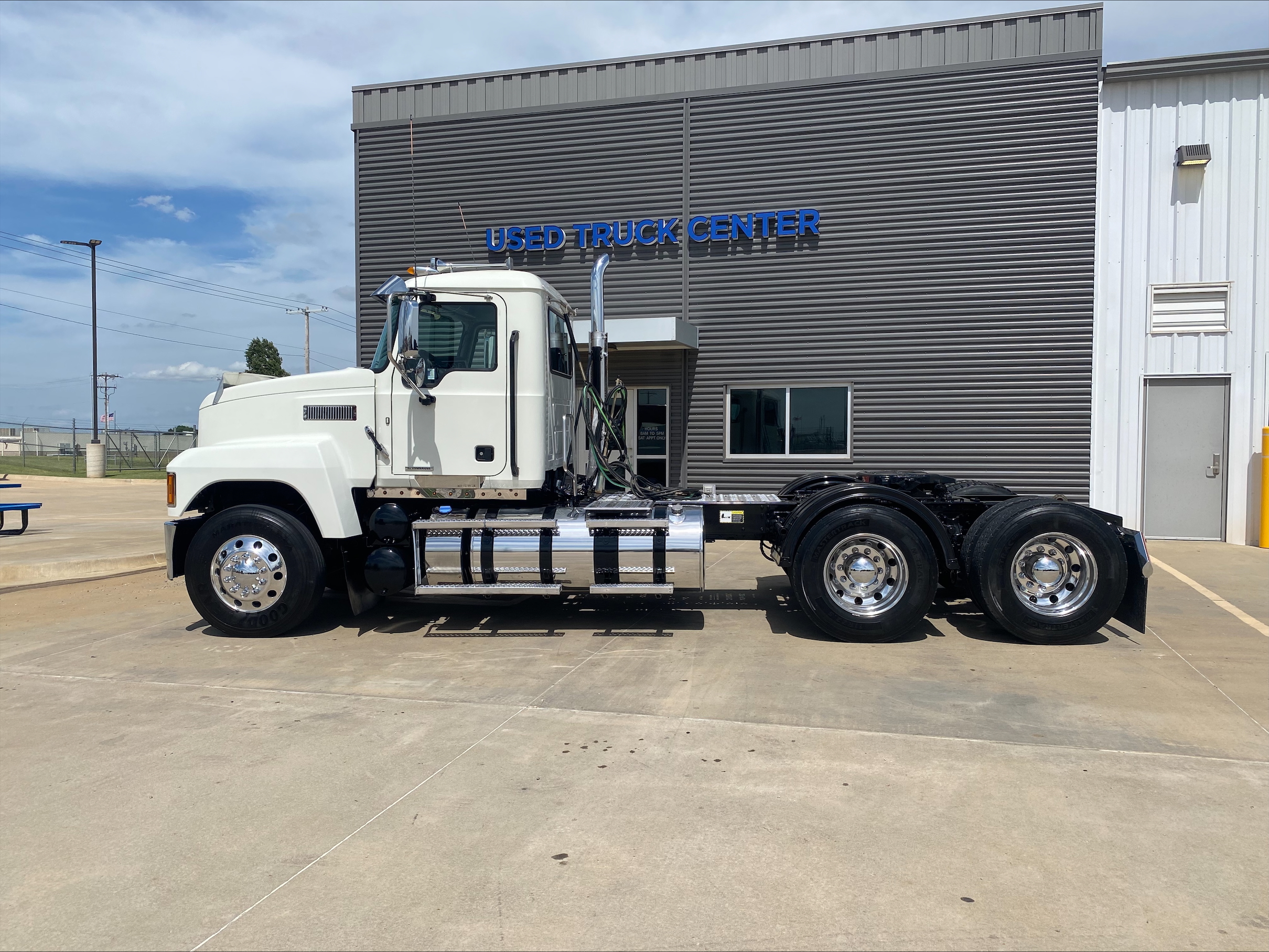 2021 Mack Pinnacle in Tulsa, OK — photo 8