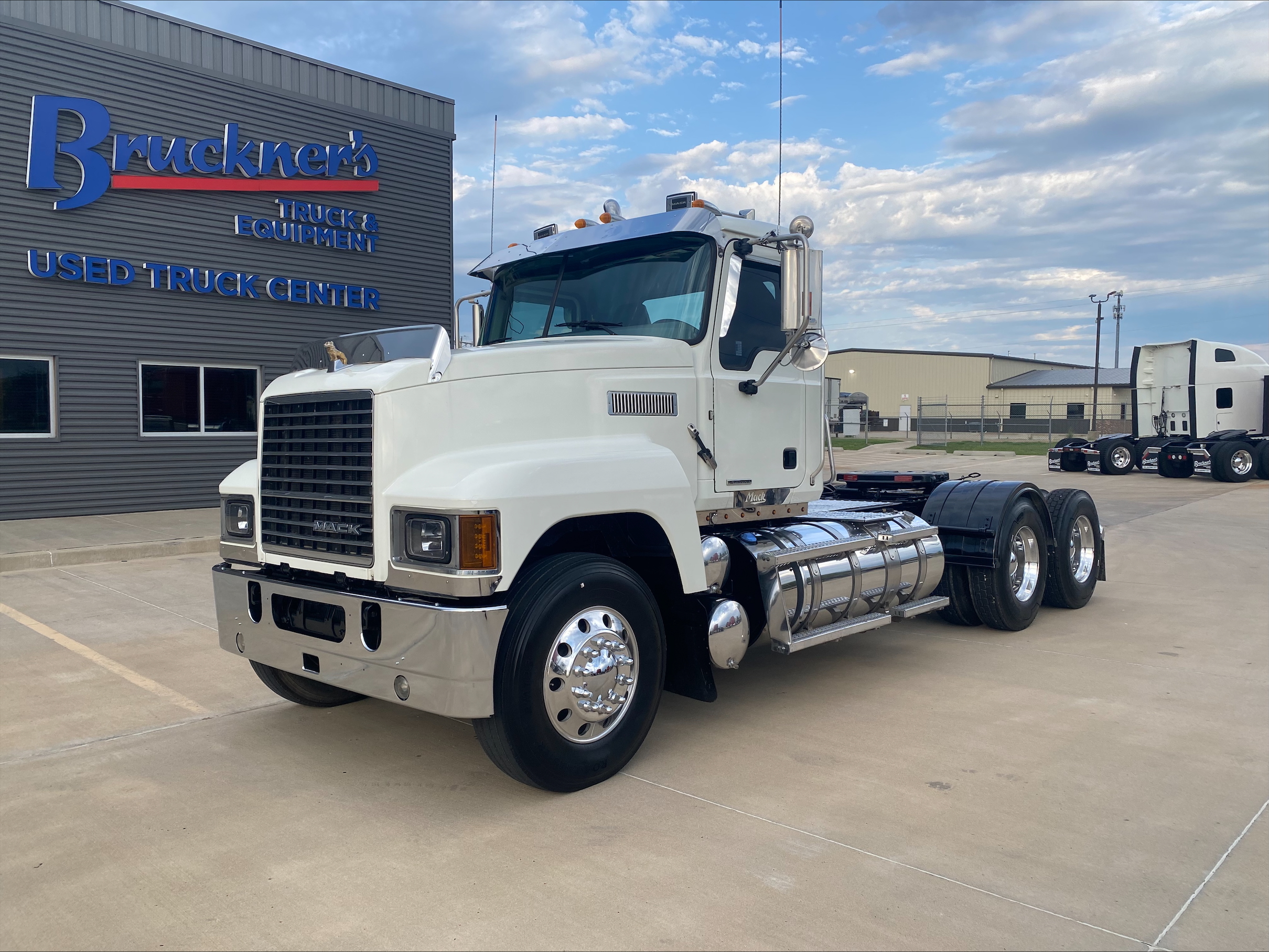 2019 Mack Pinnacle in Oklahoma City, OK