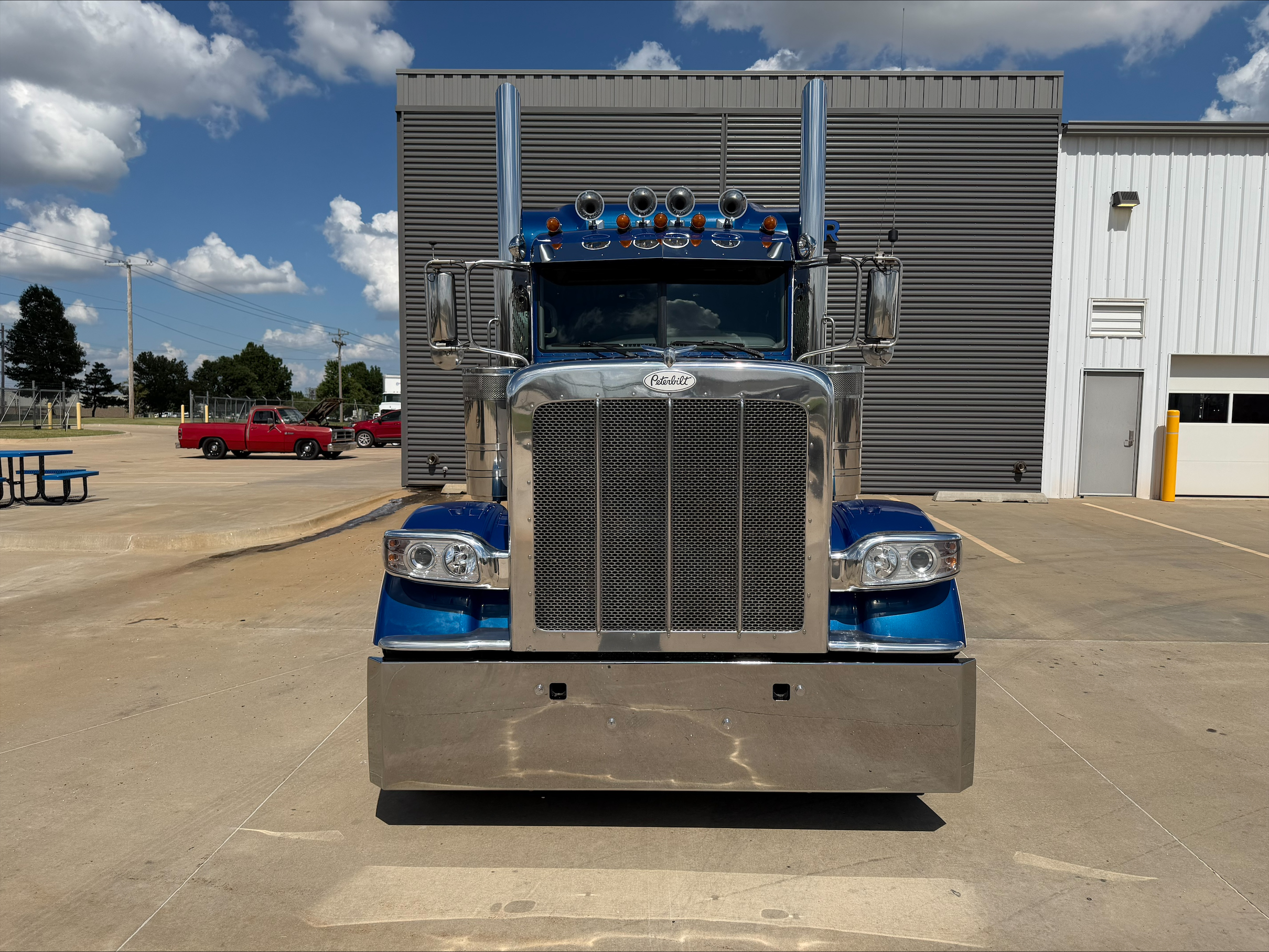 2022 Peterbilt 389 in Oklahoma City, OK — photo 2