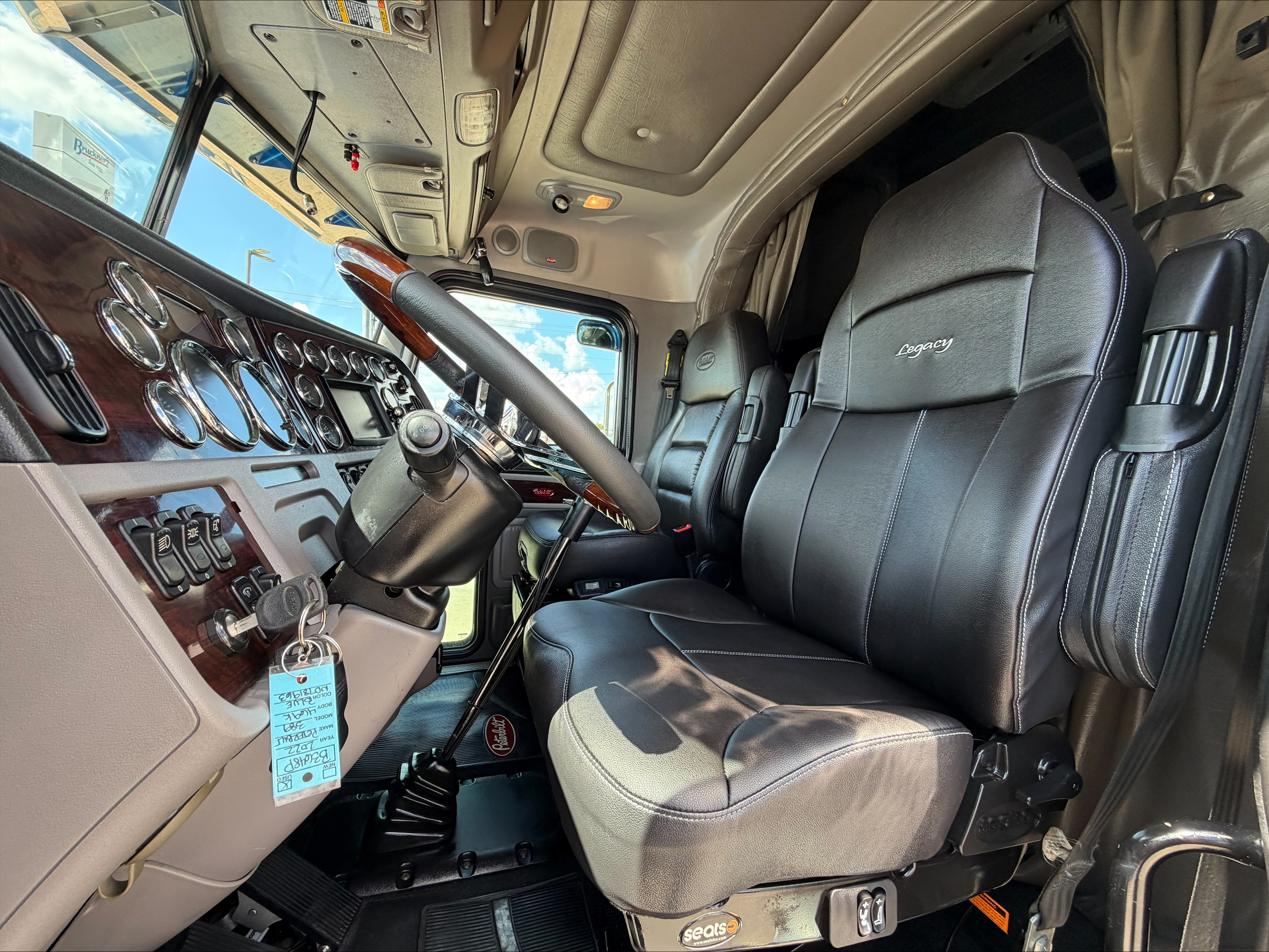 2022 Peterbilt 389 in Oklahoma City, OK — photo 8
