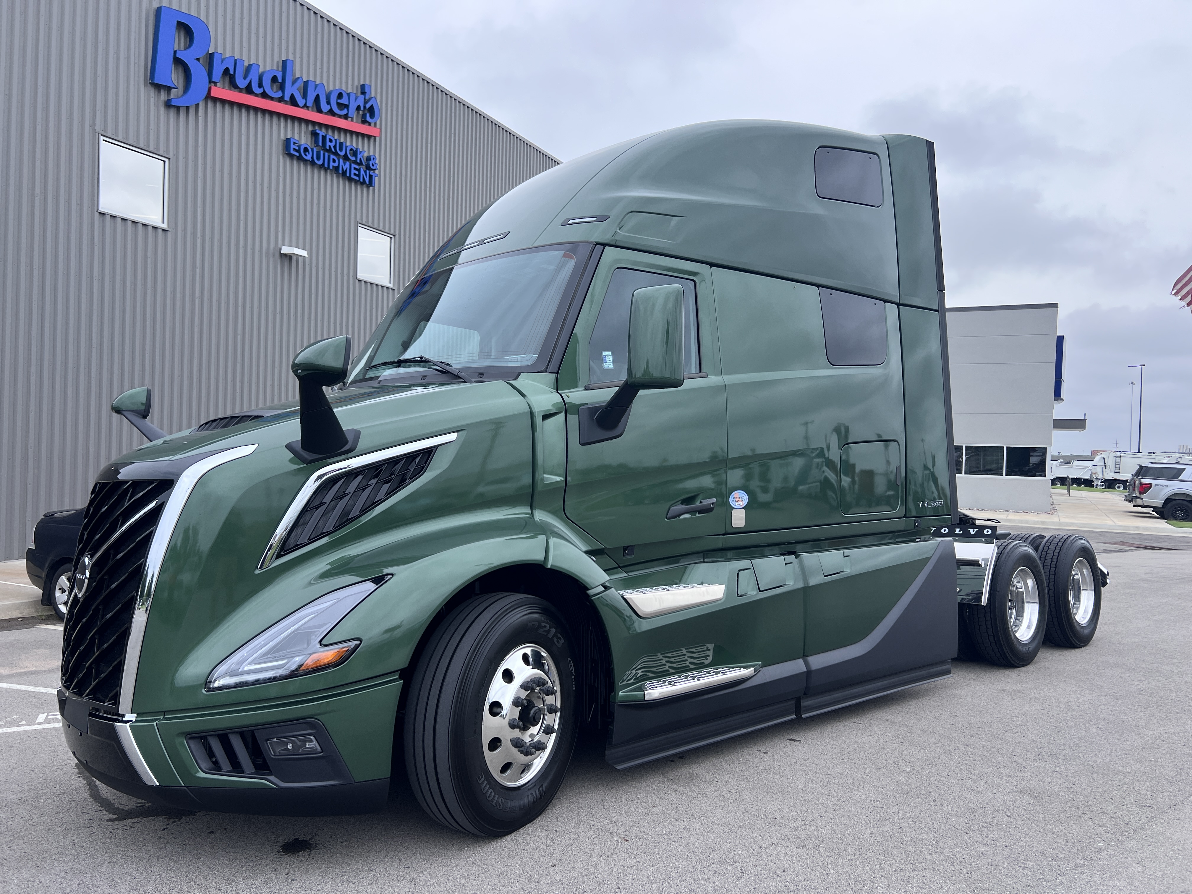2027 Volvo VNL 860 in Tulsa, OK