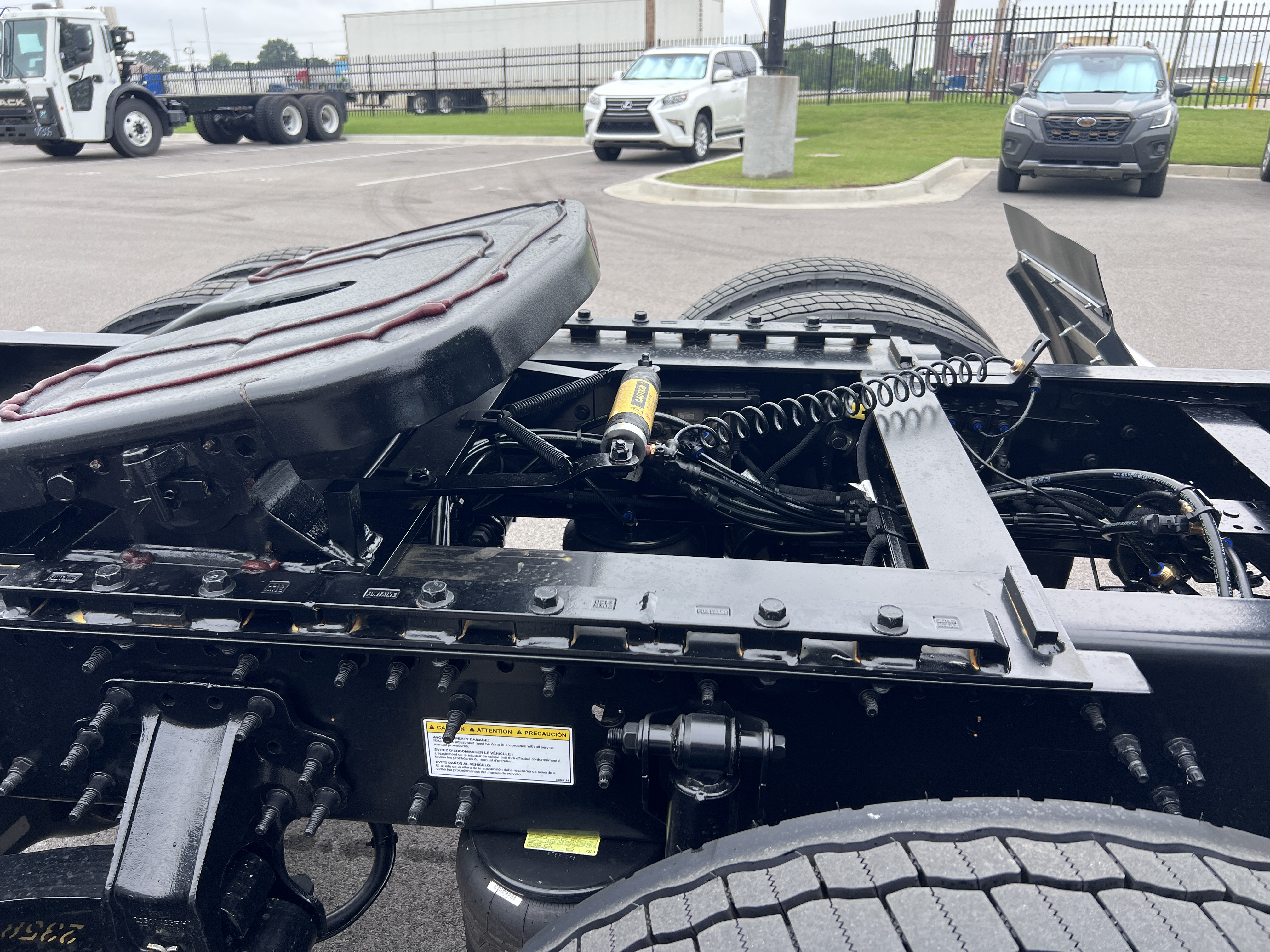 2027 Volvo VNL 860 in Tulsa, OK — photo 7