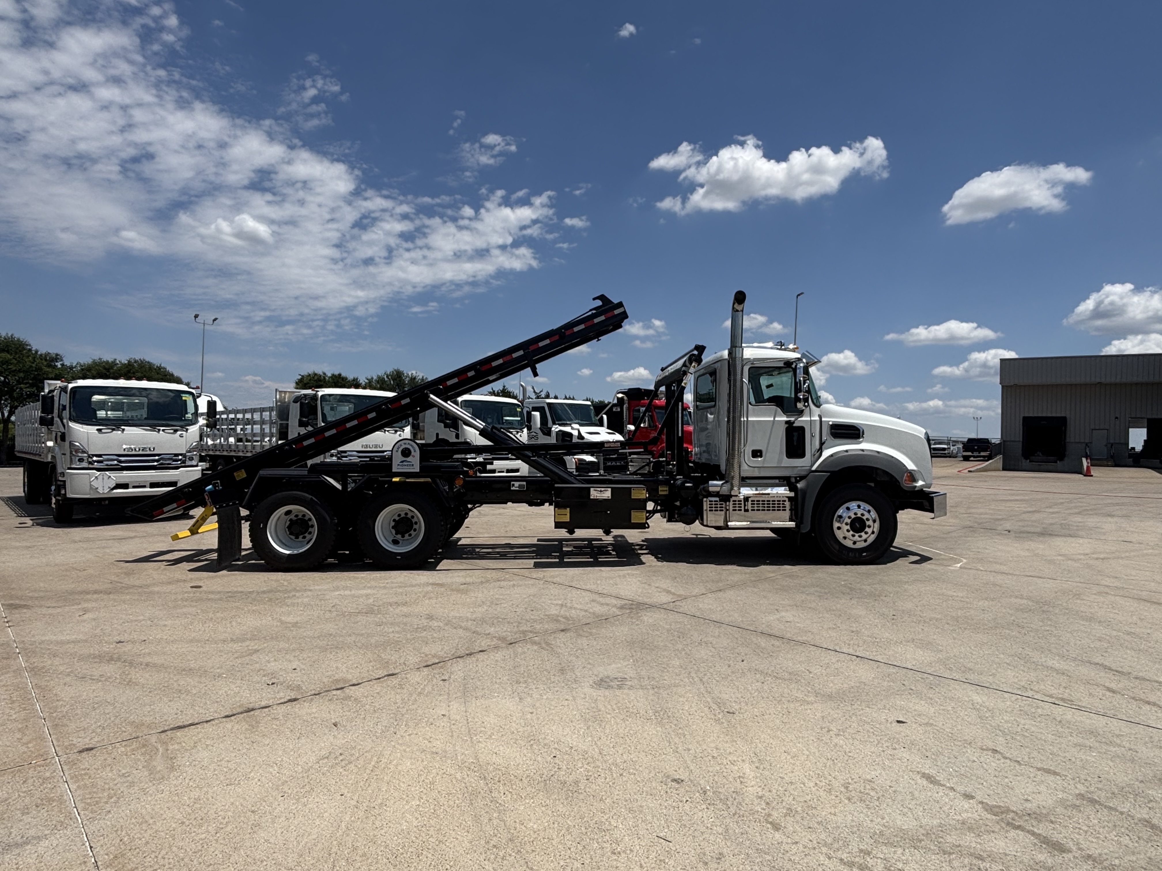 2026 Mack Granite in Dallas Irving Blvd, TX — photo 4
