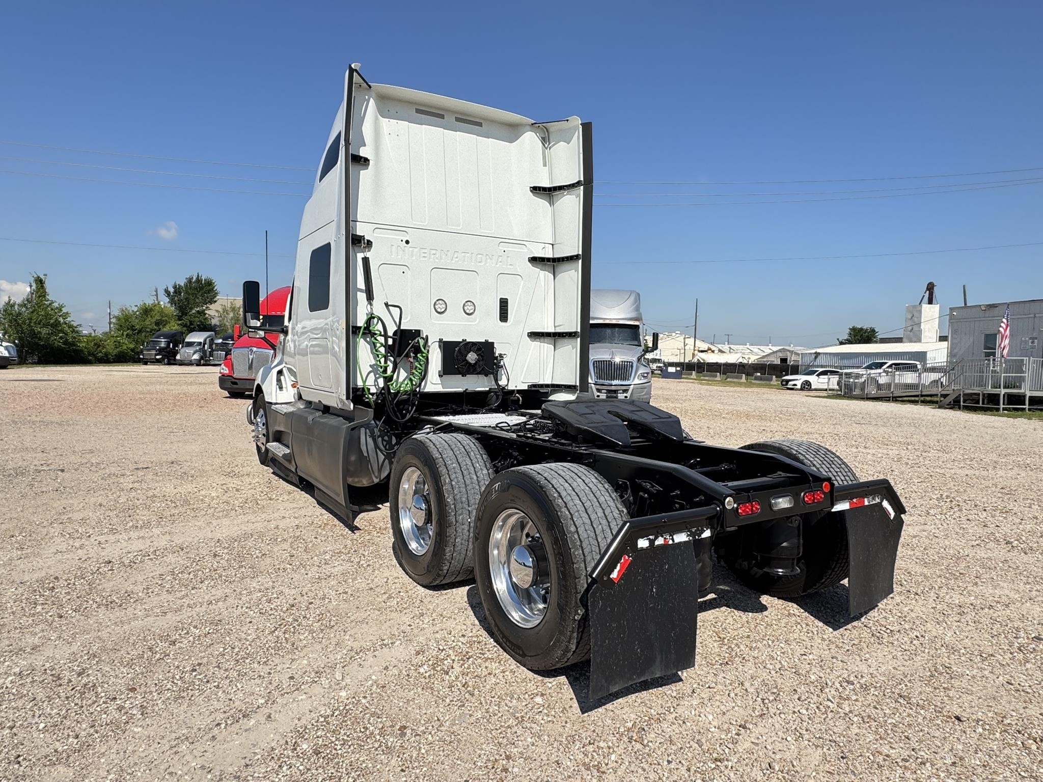 2020 International LT in TX — photo 7