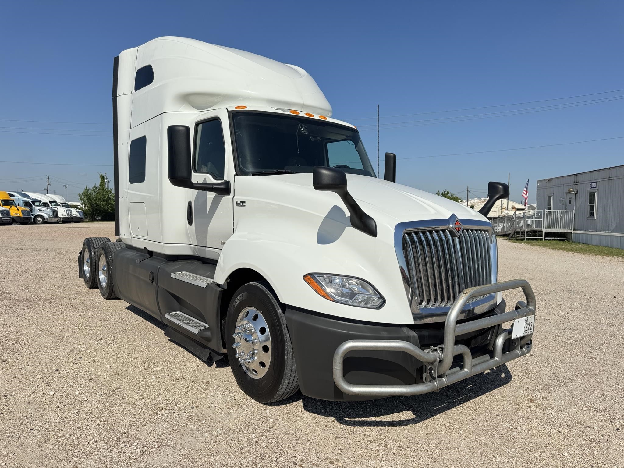 2020 International LT in TX — photo 3