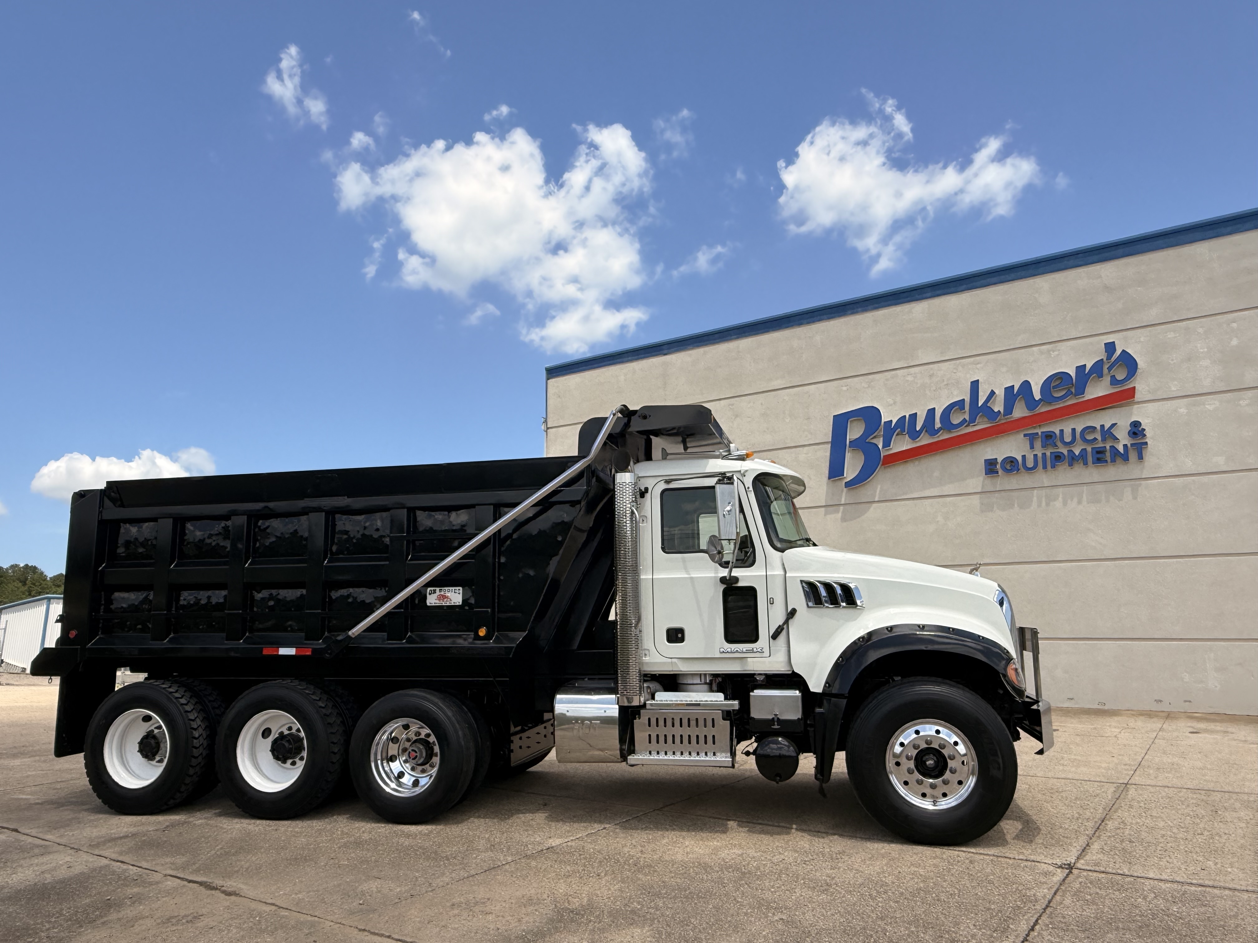 2016 Mack Granite in Pottsville, PA — photo 2