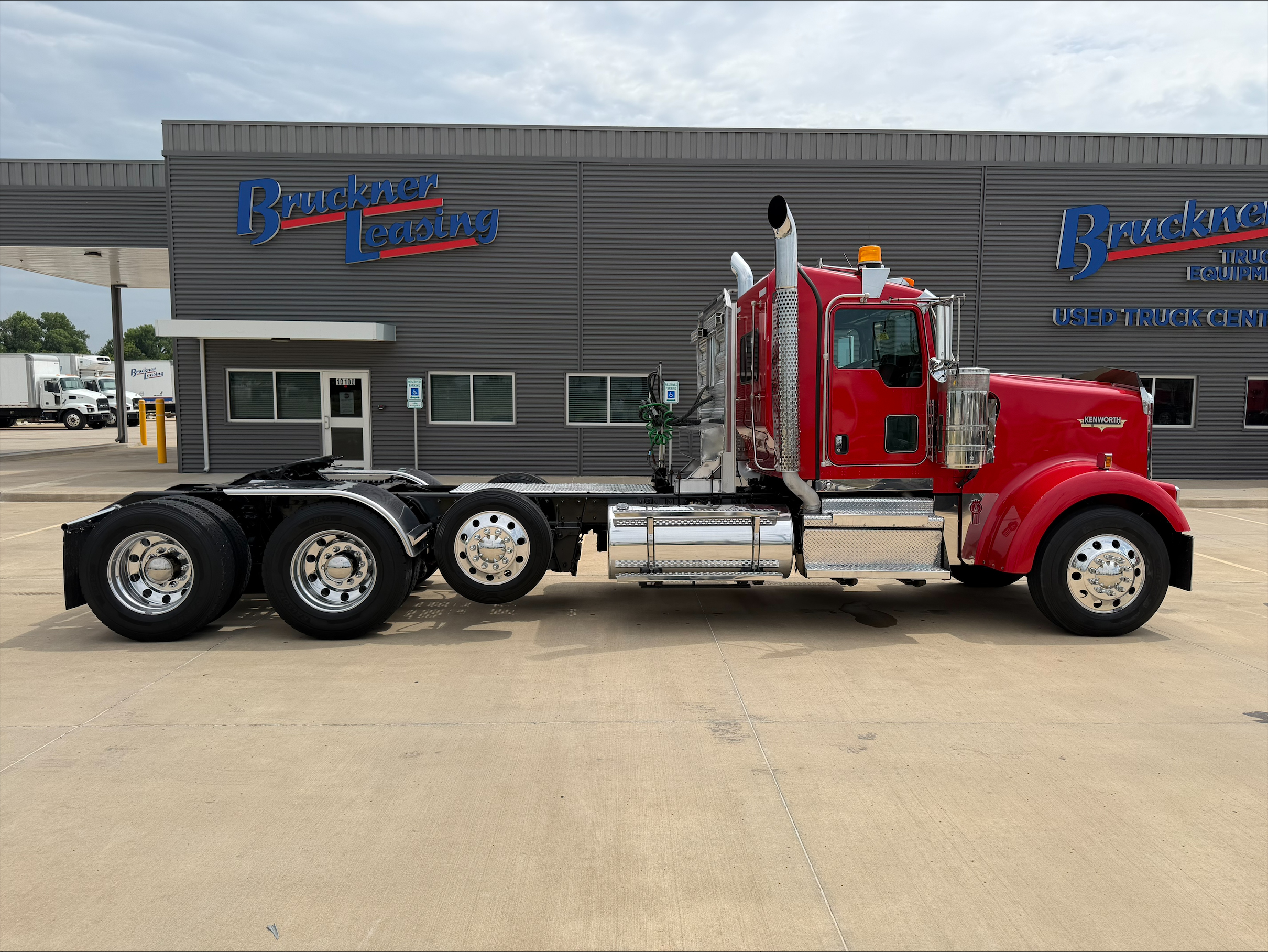 2022 Kenworth W900 in Tulsa, OK — photo 4