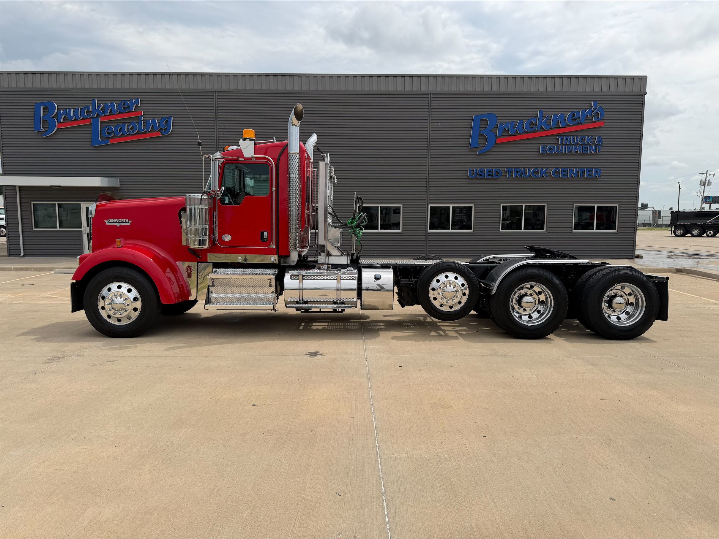 2022 Kenworth W900 in Tulsa, OK — photo 8