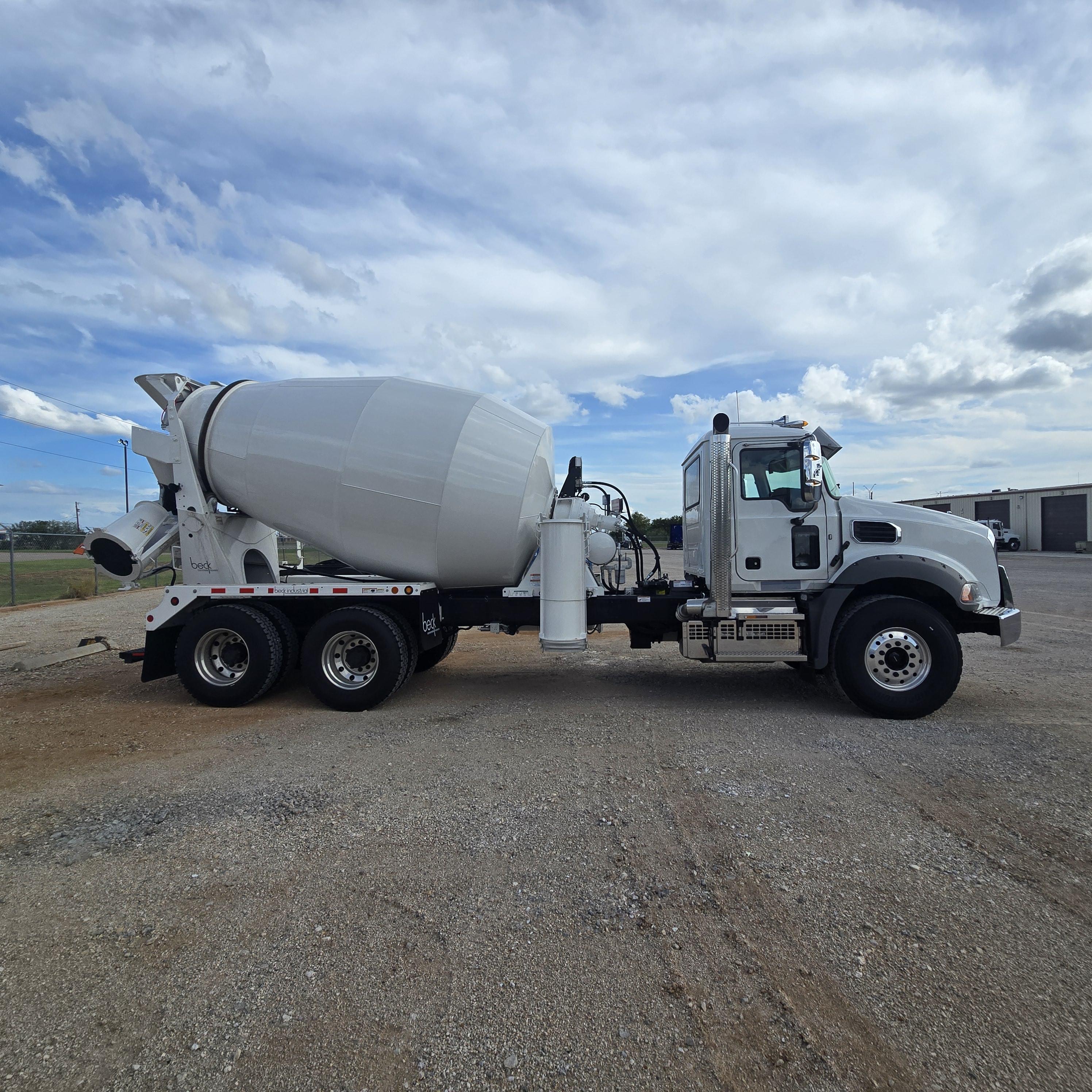 2027 Mack Granite in Wichita Falls, TX — photo 4