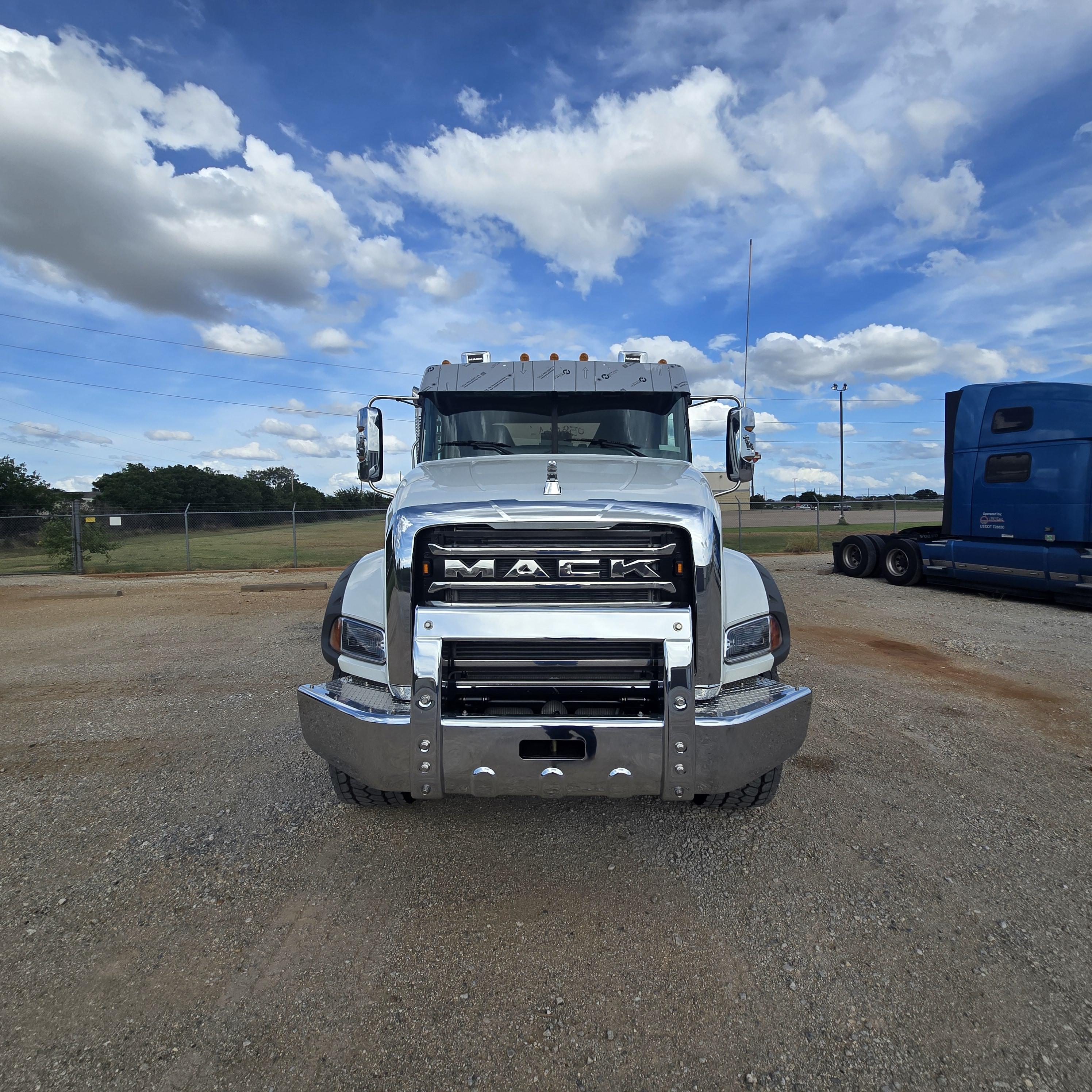2027 Mack Granite in Wichita Falls, TX — photo 2