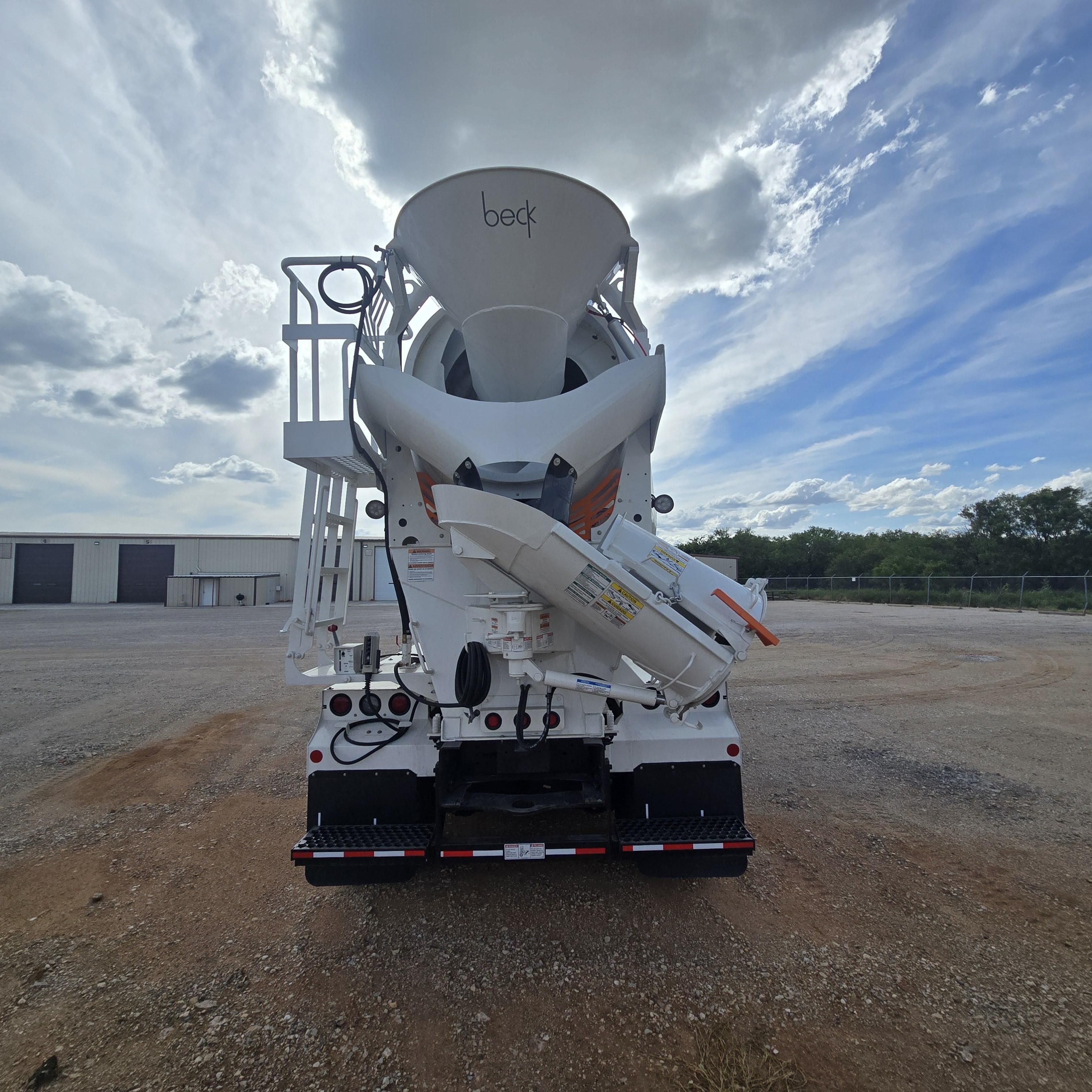 2027 Mack Granite in Wichita Falls, TX — photo 5