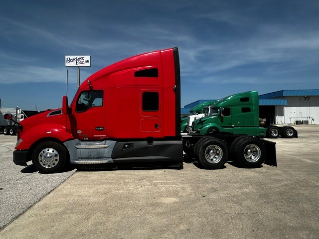 2022 Kenworth T680 in San Antonio, TX — photo 3