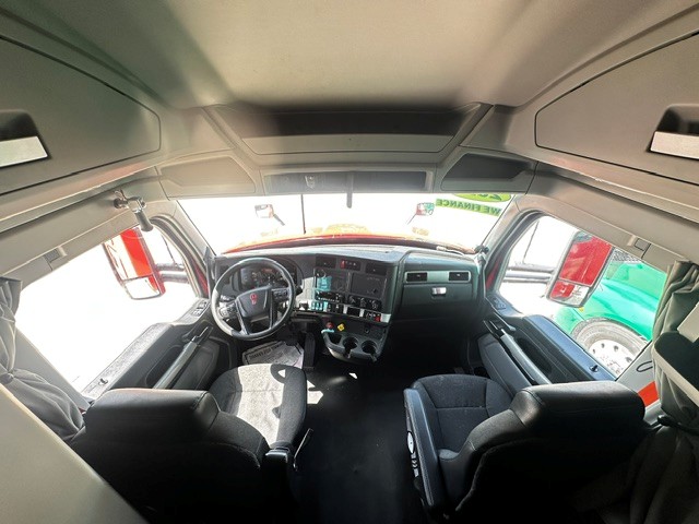 2022 Kenworth T680 in San Antonio, TX — photo 7
