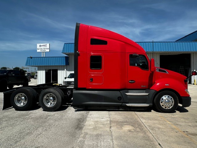 2022 Kenworth T680 in San Antonio, TX — photo 4
