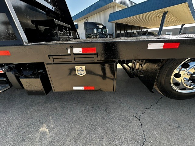 2018 Freightliner M2 106 in San Antonio, TX — photo 8