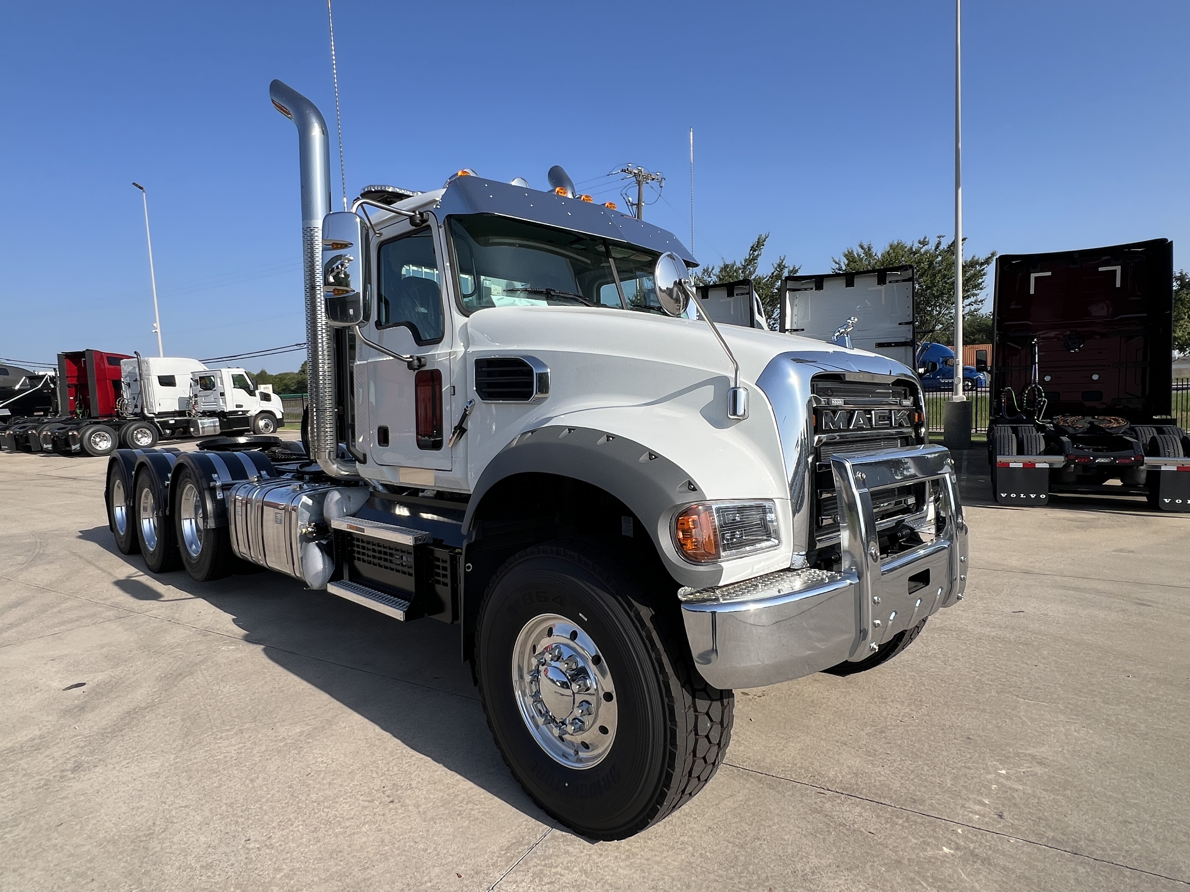 2027 Mack Granite in Dallas Irving Blvd, TX — photo 8