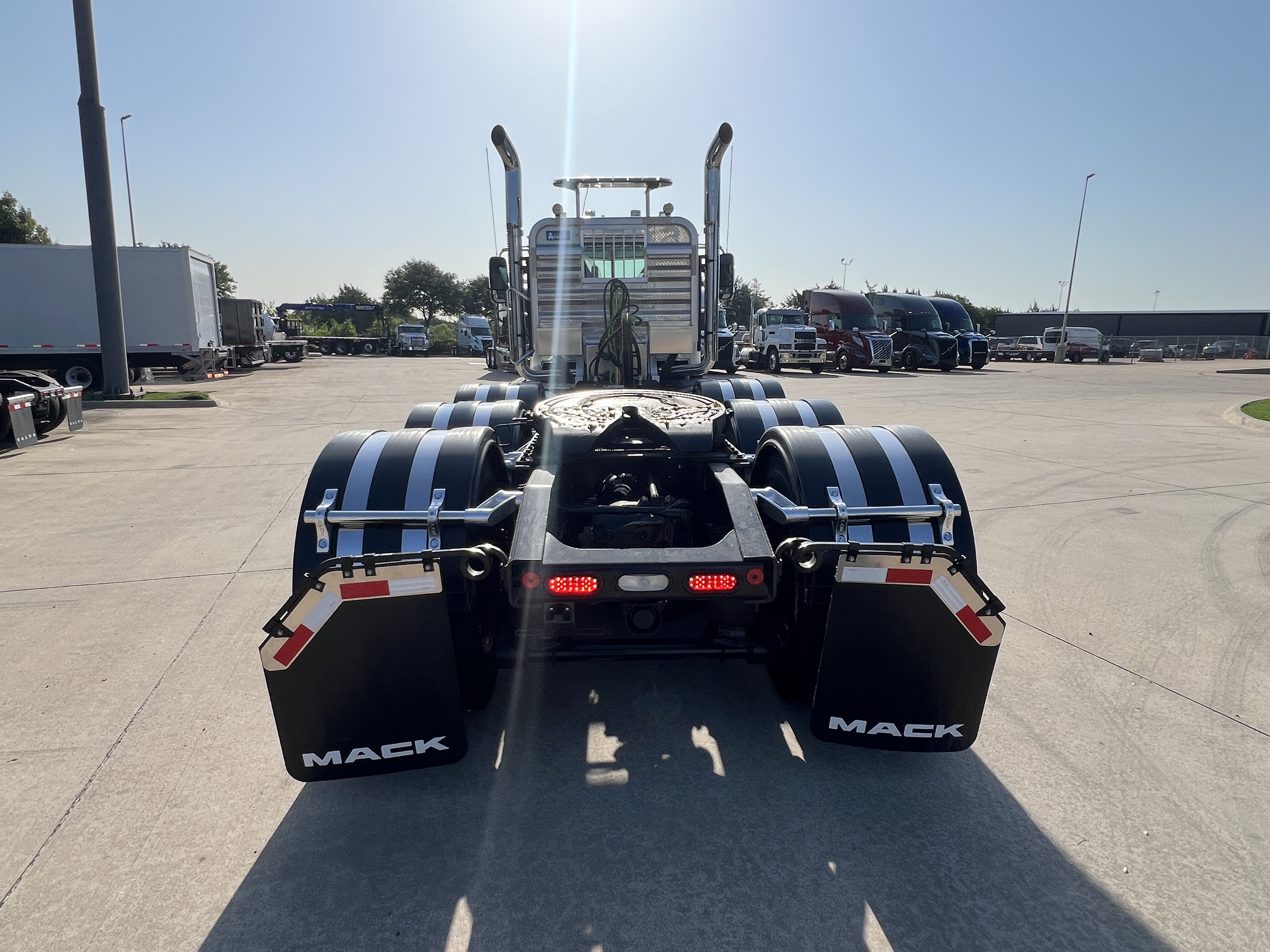 2027 Mack Granite in Dallas Irving Blvd, TX — photo 5