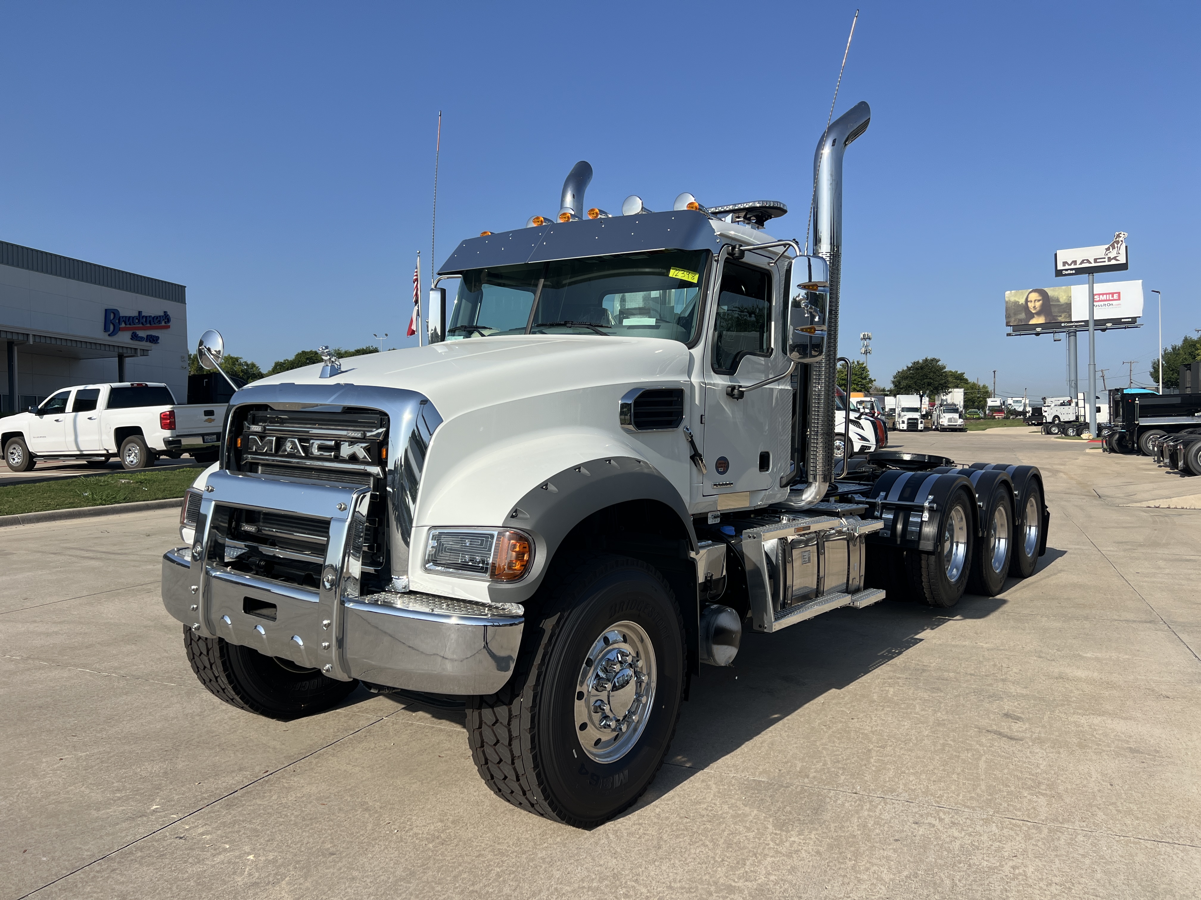 2027 Mack Granite in Dallas Irving Blvd, TX