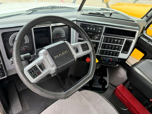 2020 Mack Anthem in Amarillo, TX — photo 2