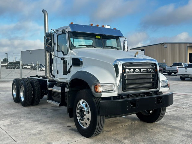 2027 Mack Granite in San Antonio, TX — photo 2