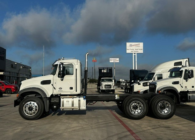 2027 Mack Granite in San Antonio, TX — photo 5