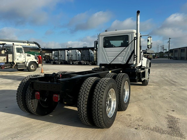 2027 Mack Granite in San Antonio, TX — photo 8