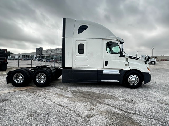 2019 Freightliner Cascadia in San Antonio, TX — photo 5