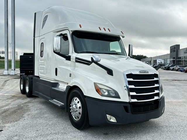 2019 Freightliner Cascadia in San Antonio, TX — photo 2