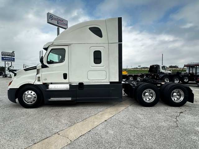 2019 Freightliner Cascadia in San Antonio, TX — photo 4