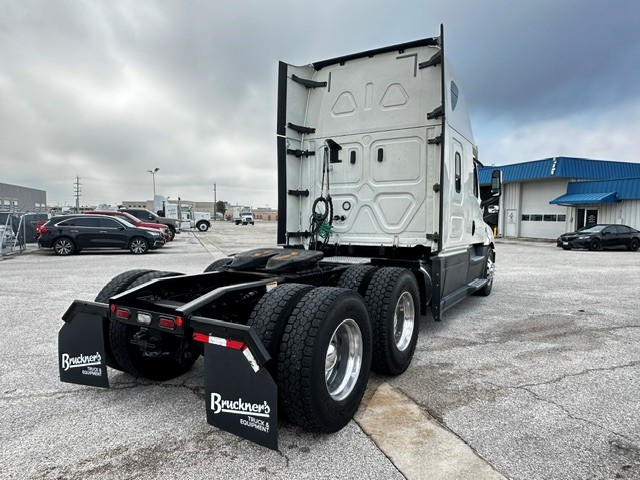 2019 Freightliner Cascadia in San Antonio, TX — photo 7