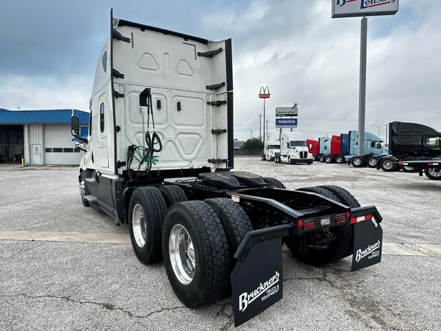 2019 Freightliner Cascadia in San Antonio, TX — photo 6