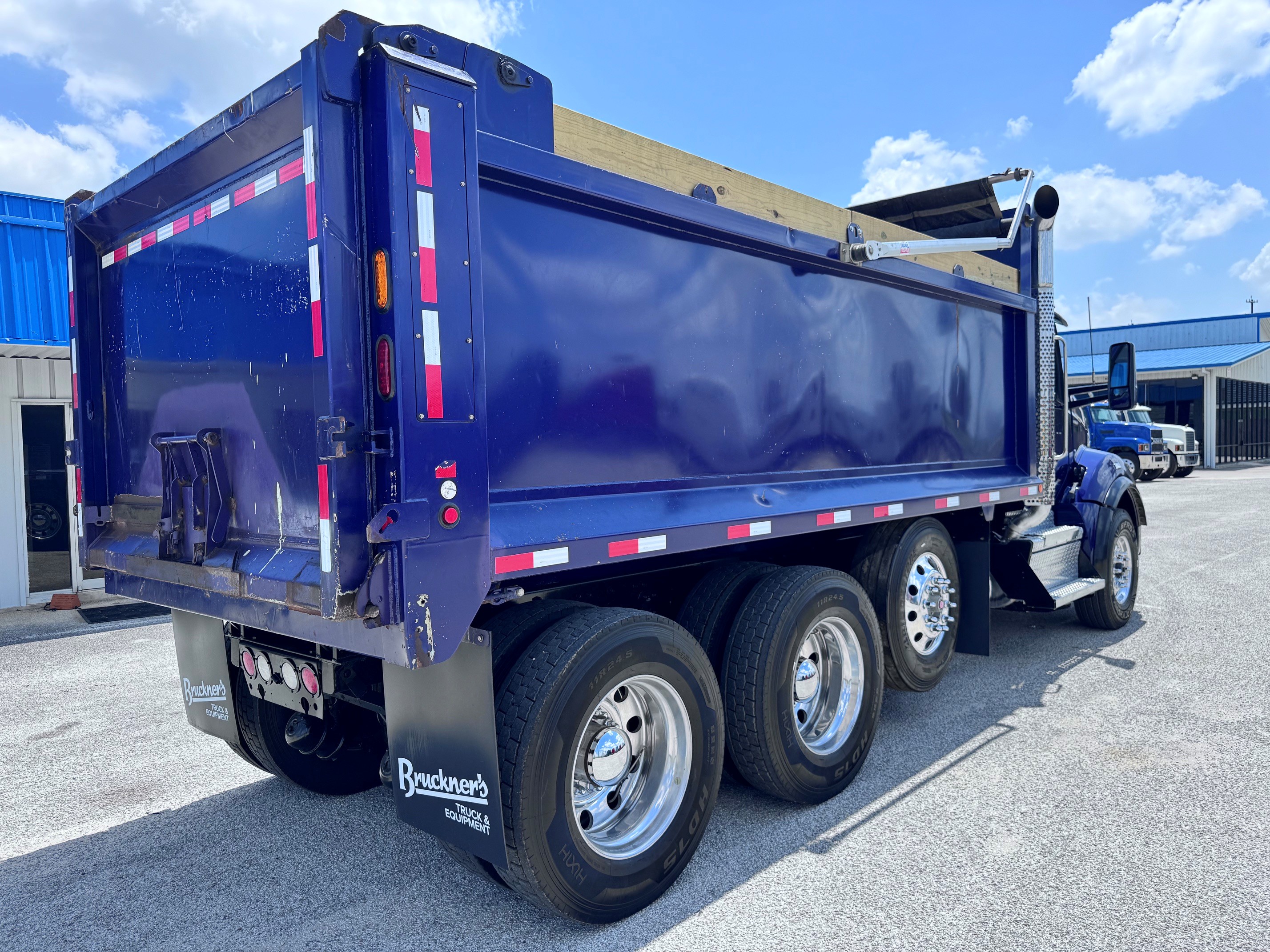 2023 Kenworth T880 in San Antonio, TX — photo 6