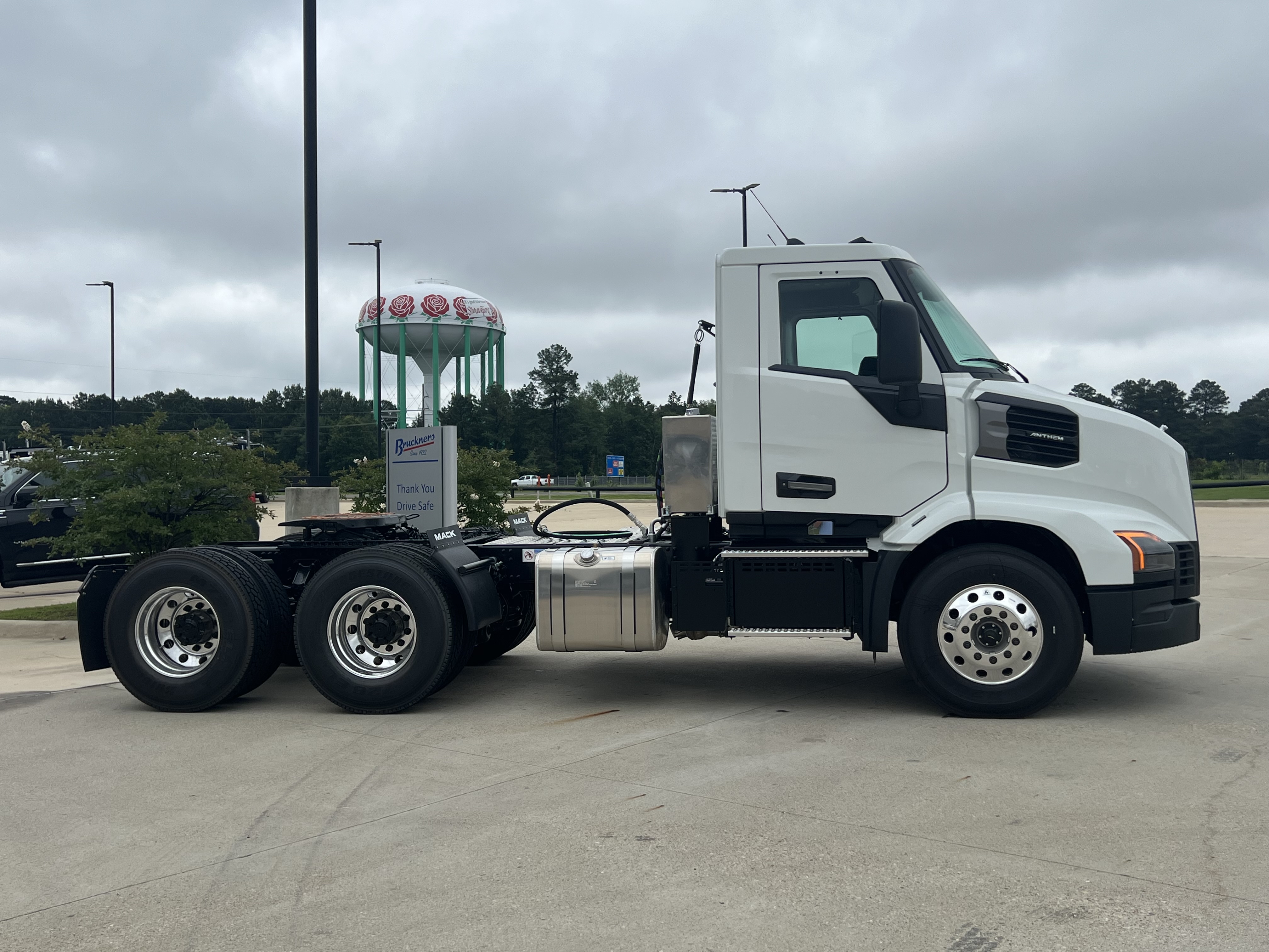 2027 Mack Anthem in Shreveport, LA — photo 4