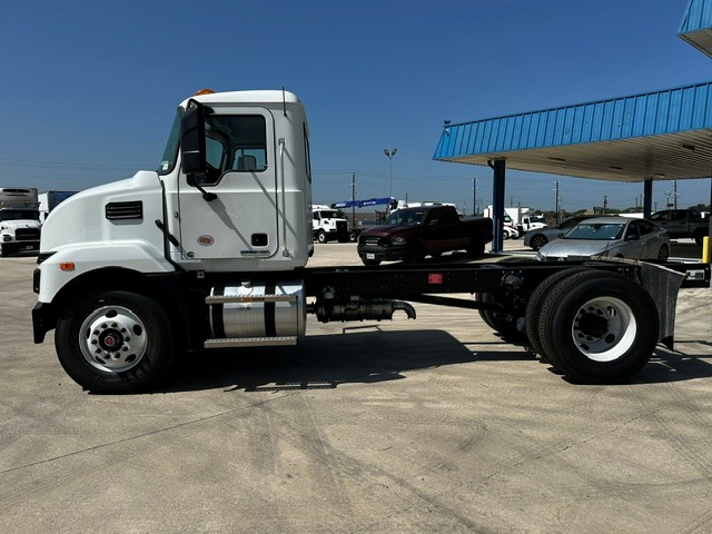 2027 Mack MD in San Antonio, TX — photo 4