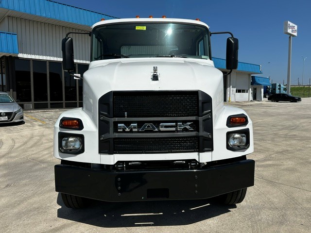 2027 Mack MD in San Antonio, TX — photo 3
