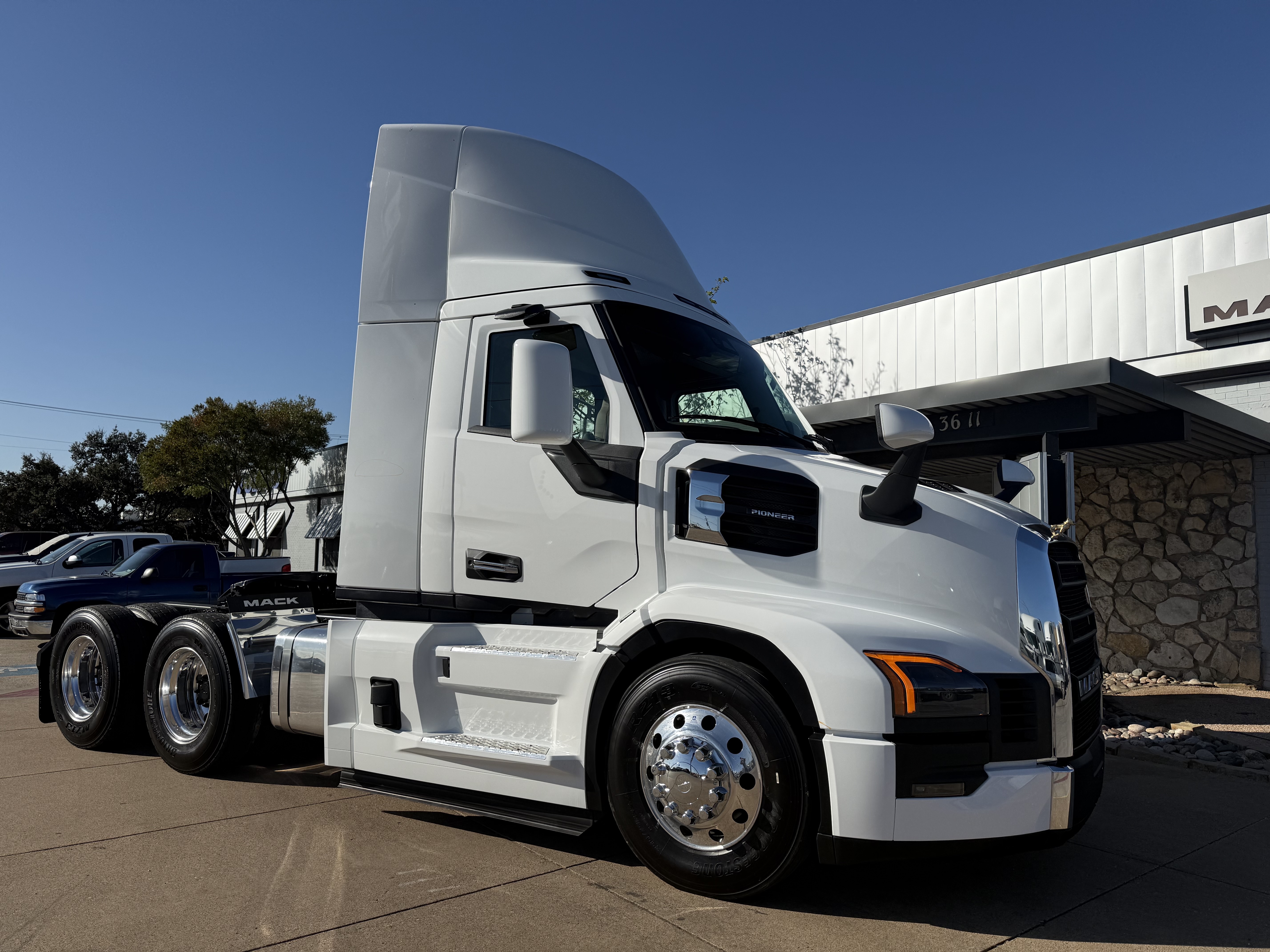 2026 Mack Pinnacle in Fort Worth, TX — photo 7