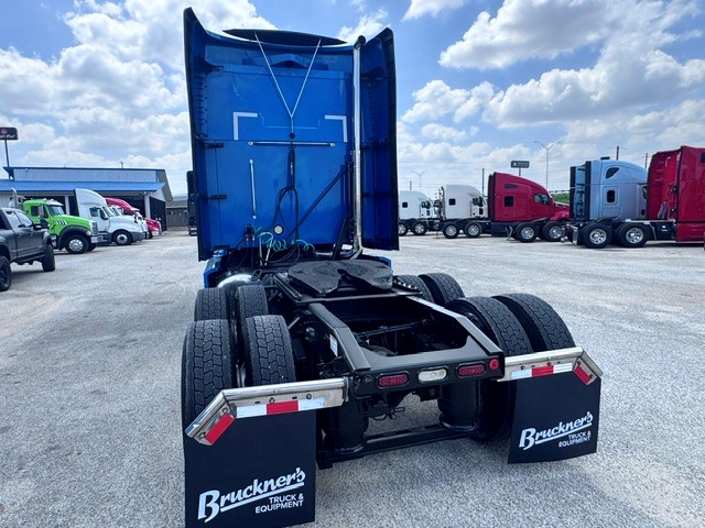 2024 Mack Anthem in San Antonio, TX — photo 8