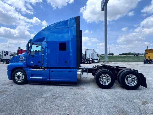 2024 Mack Anthem in San Antonio, TX — photo 6