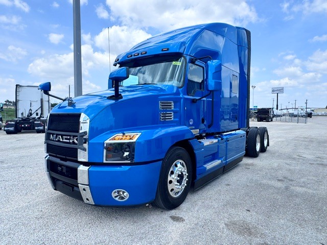 2024 Mack Anthem in San Antonio, TX