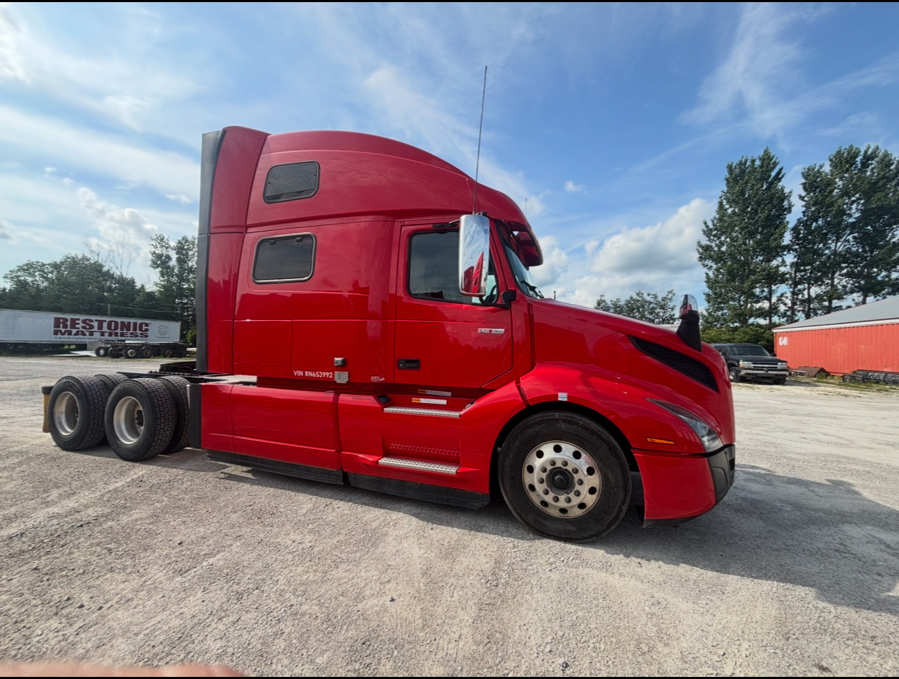 2024 Volvo VNL 860 in Fort Worth, TX — photo 2