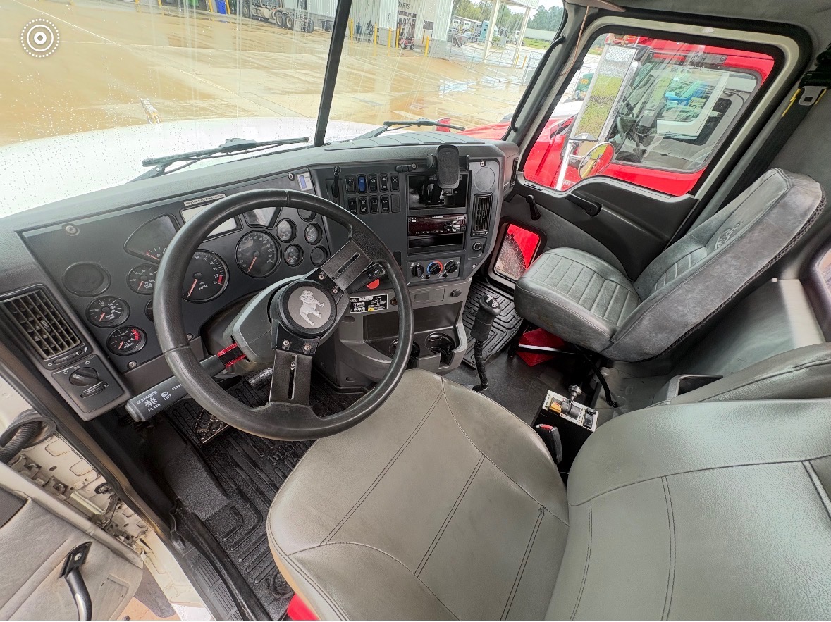 2016 Mack Pinnacle in Shreveport, LA — photo 5