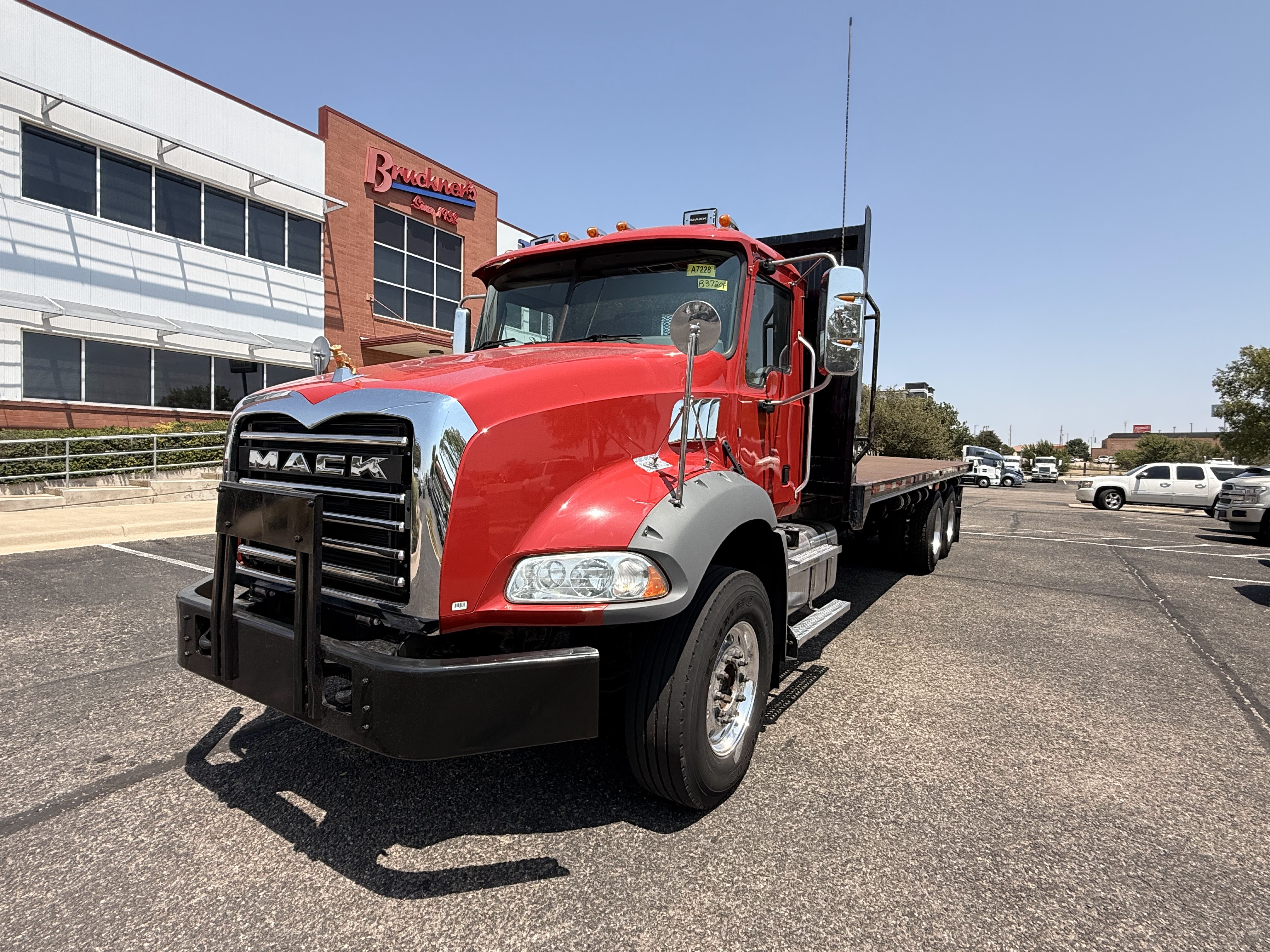 2020 Mack Granite in Amarillo, TX — photo 7