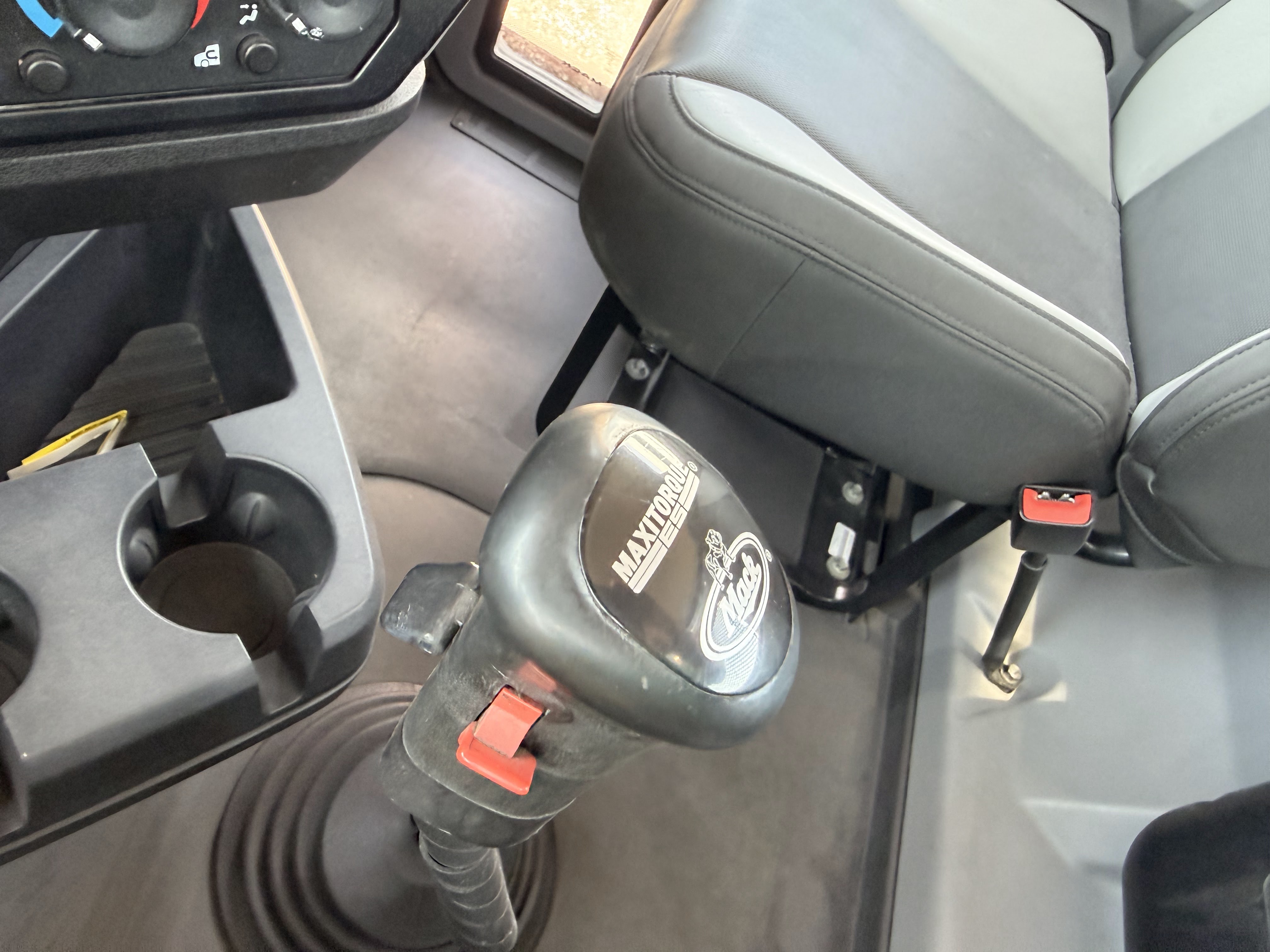 2020 Mack Granite in Amarillo, TX — photo 5