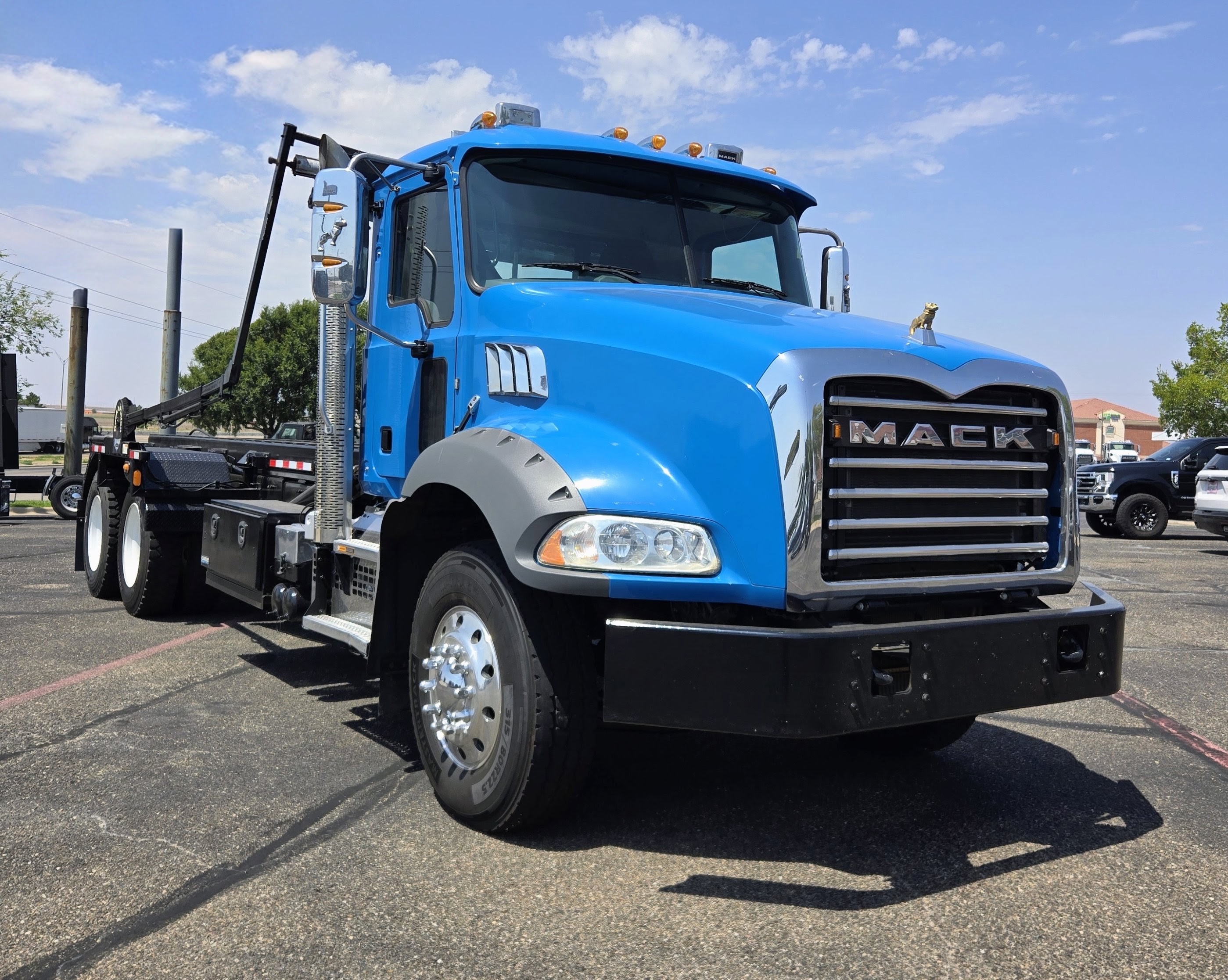 2021 Mack Granite in Amarillo, TX — photo 2